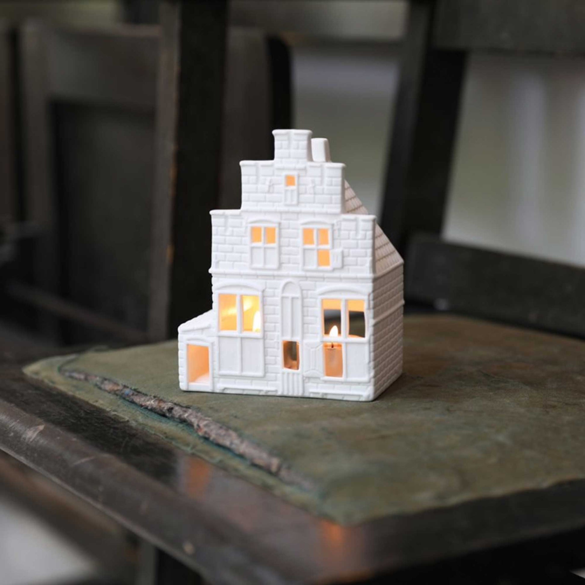 Lichthaus Vermeer Painter 8720168669568 "The street " Amsterdam Klevering Lichthaus online kaufen Soulbirdee Onlineshop Teelichthaus weiß Porzellan