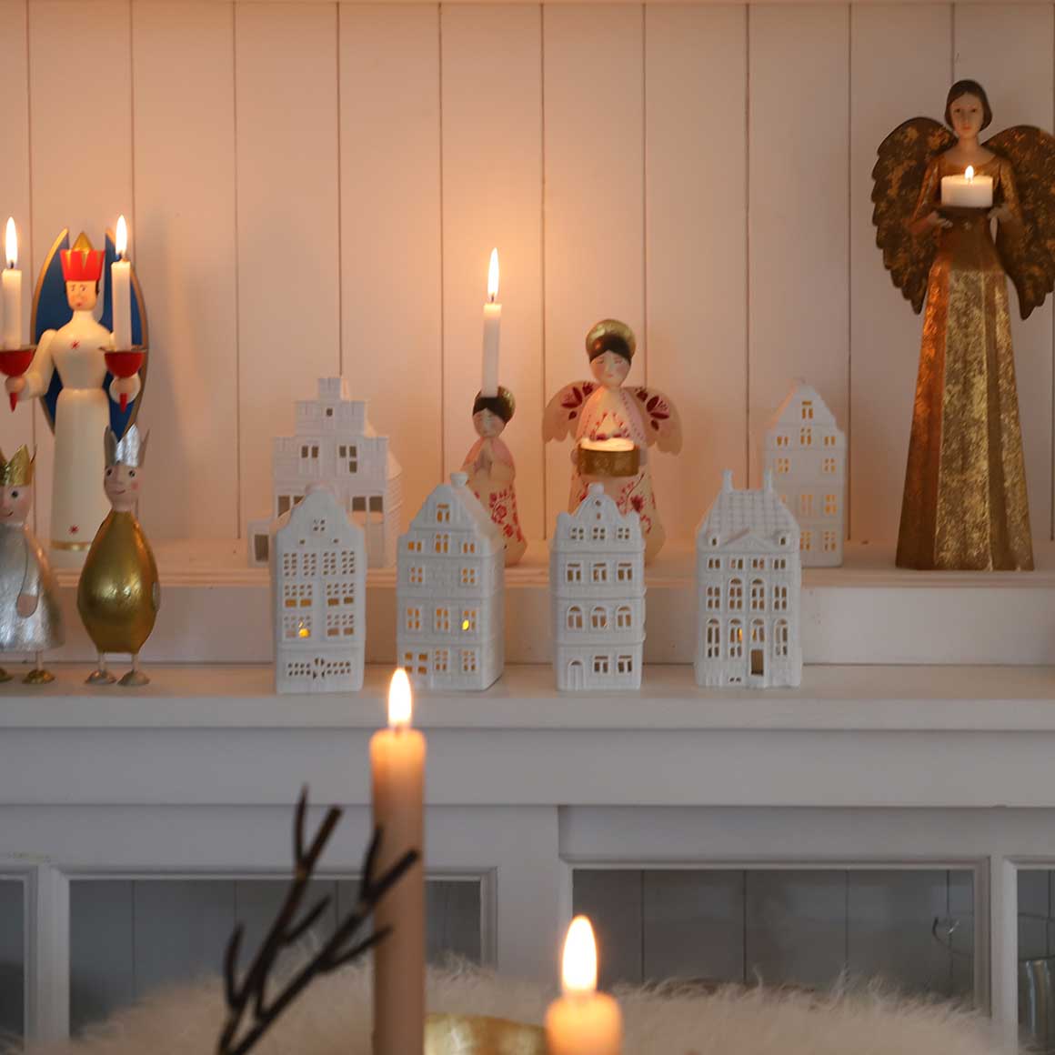 Lichthaus Weiß Set Porzellan Lichthaus kaufen Amsterdam Teelichthaus Deko &Klevering Lichthäuschen Grachtenhäuser Soulbirdee Onlineshop Stimmung Mood Lichthaus kaufen Lichthaus-Deko Lichthäuser weiß Keramik Porzellan Lichthäuser dekorieren Winterdeko hygge Amsterdam Holland