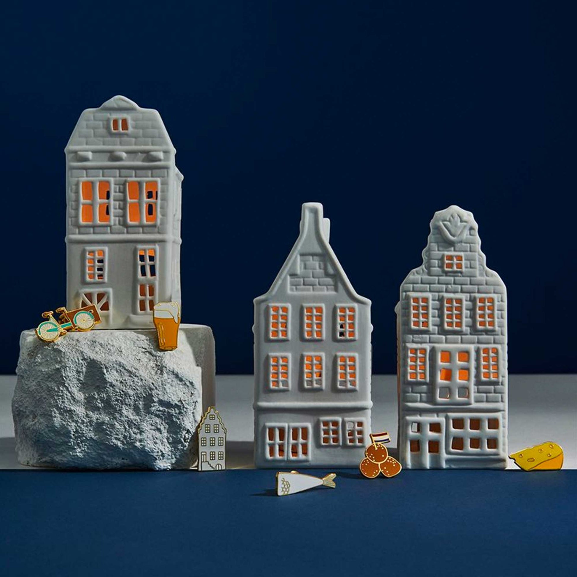 Lichthäuser Kanalhäuser Teelichthaus aus Amsterdam von Klevering. Lichthaus für Teelichter in der Form eines Grachtenhauses Soulbirdee Lichthaus kaufen