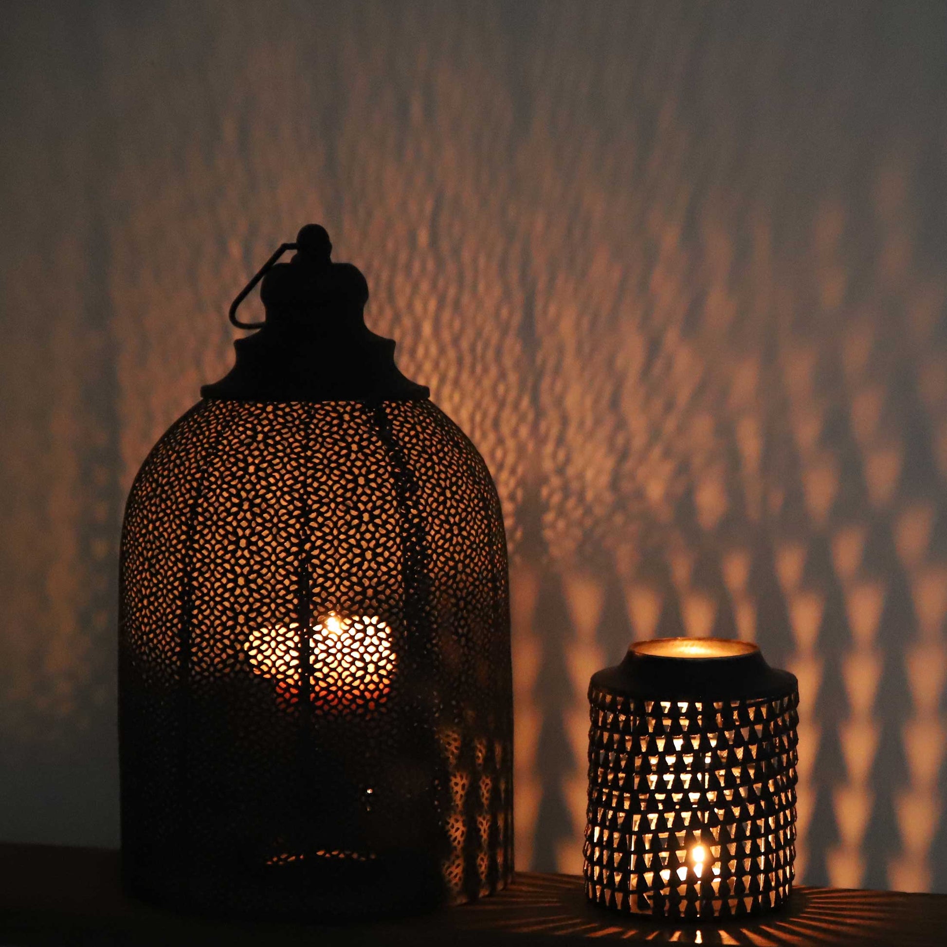 Marokkanische Windlichter in Schwarz aus Metall mit wunderschönem Muster. Kerzenschein & Windlicht im orientalischen Stil