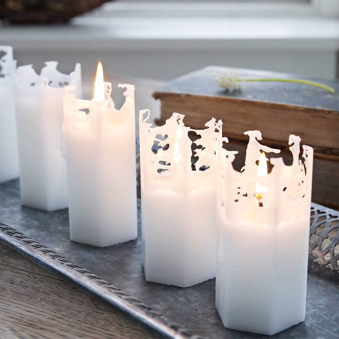 Weiße Spinnweb-Kerze 2 Größen Adventskranz Kerzendeko Netz Netzkerze Netzmuster Affari Stearin Stumpen-kerzen für die Weihnachtsdeko kaufen Kranz bei Soulbirdee Onlineshop Weihnachtsshop
