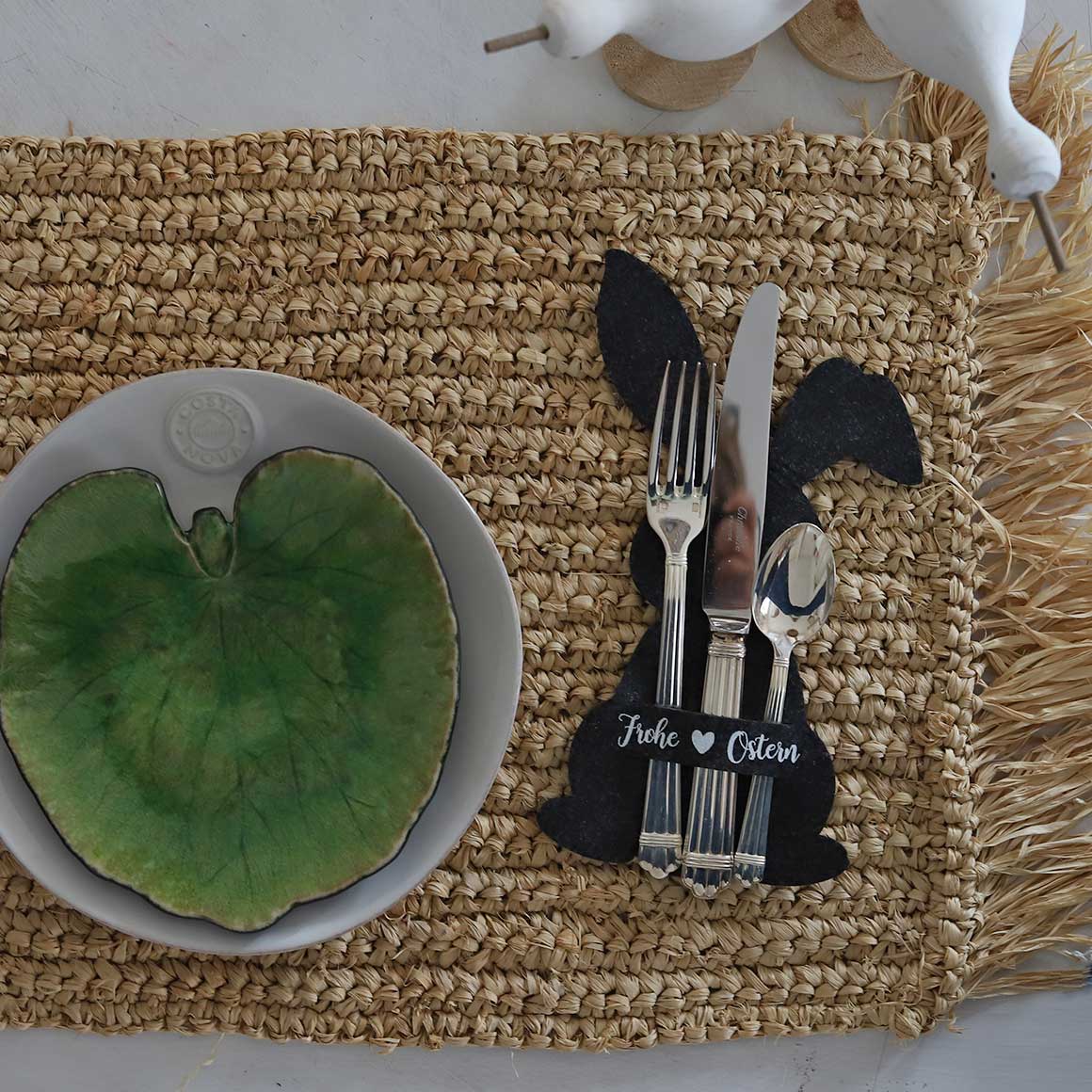 Osterhase als Tischdeko ♥ | Osterdeko modern | Filz Bestecktasche in grau | Ostern Deko für den Osterbrunch Besteckhalter ♥ Soulbirdee Onlineshop