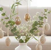 Osterei set gold als hängende deko an zweig als osterdeko im boho stil von madamstoltz bei soulbirdee