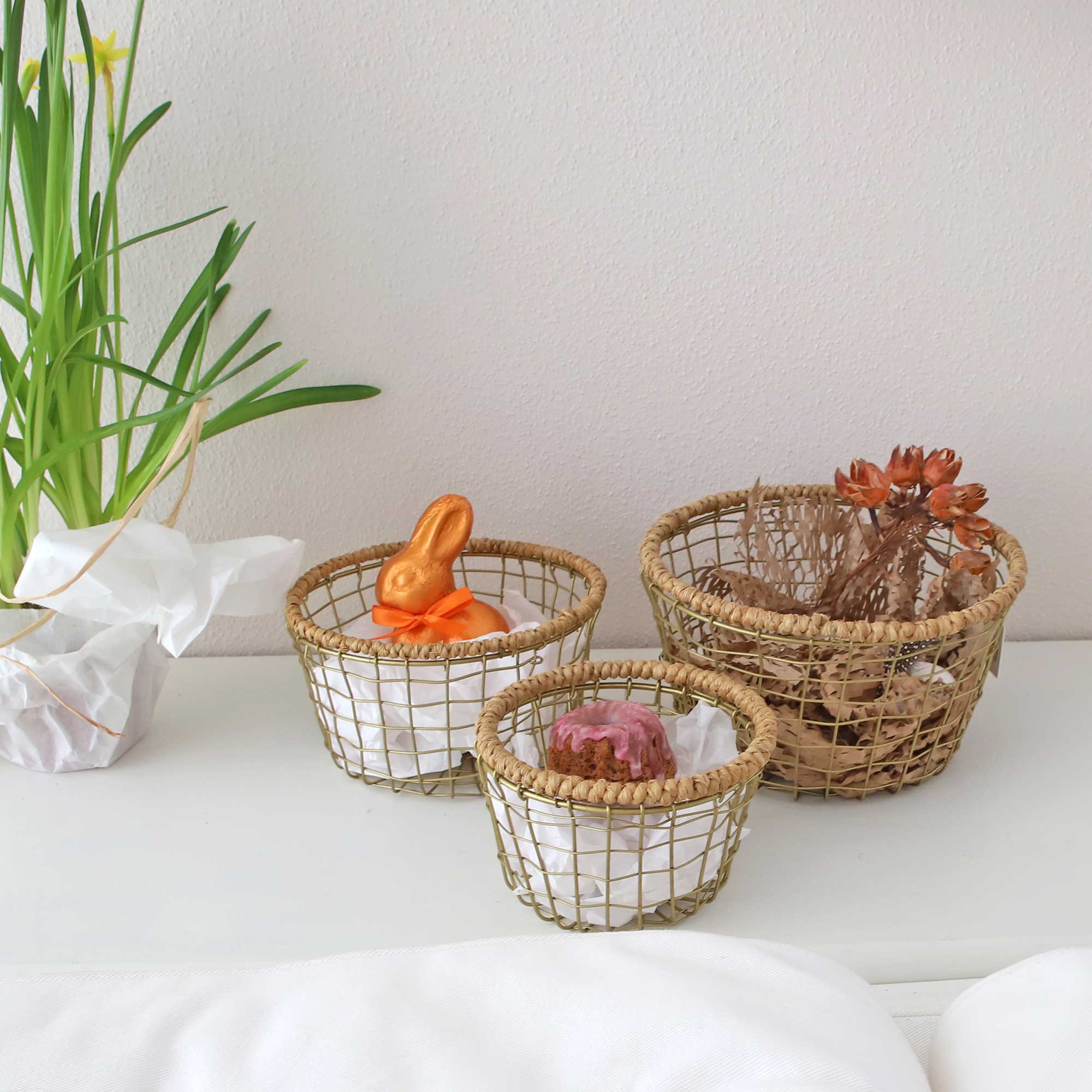 Osterkorb Ostern Osterdeko Dekoration DekoIdee Osterdekor Osternest Metallkorb Gold Soulbirdee Onlineshop