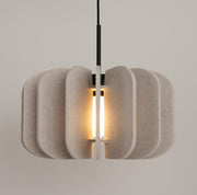 Pendelleuchte Beige MULA retro modern skandi Design mit Lampenschirm aus hellem Filz