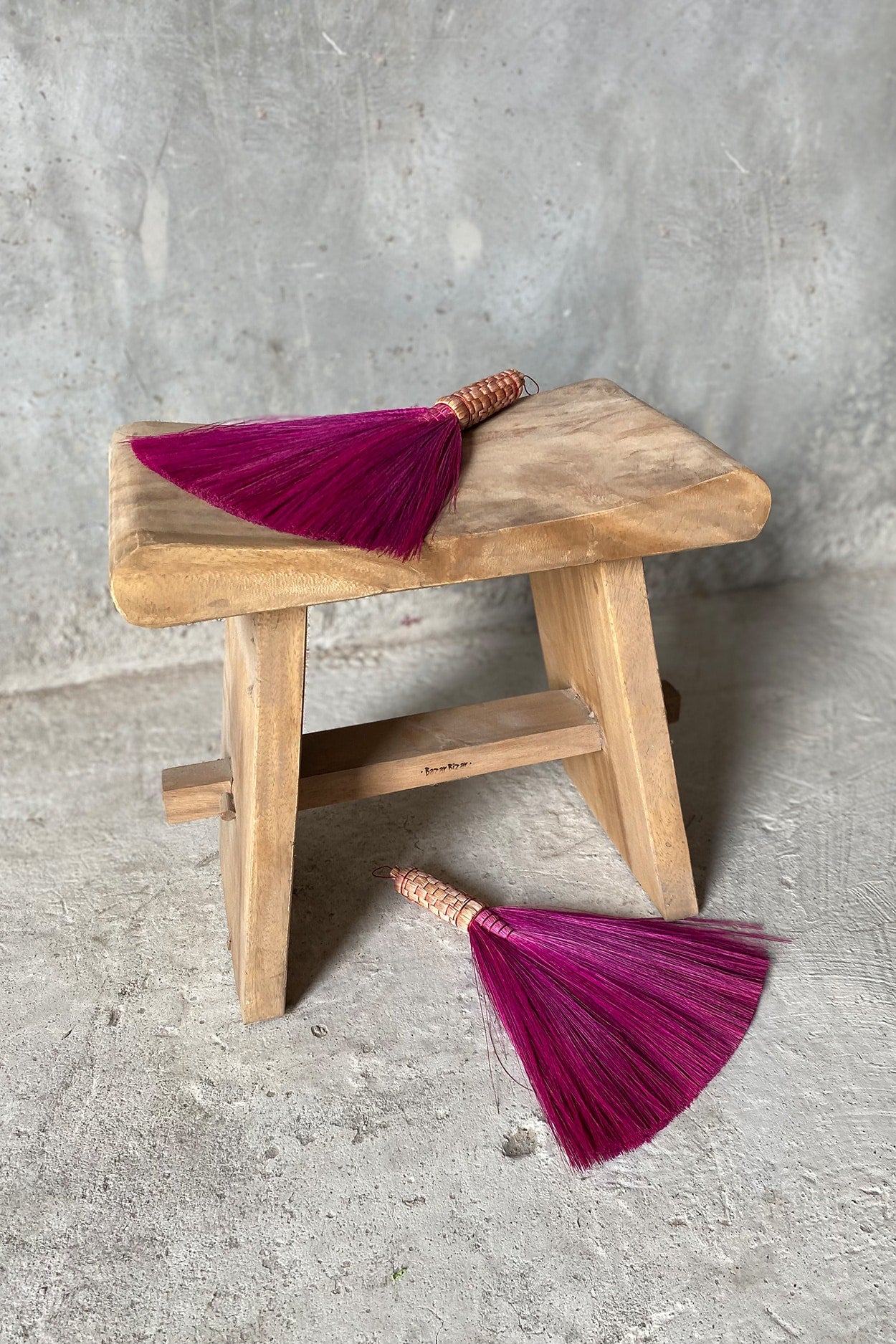 holzhocker unikat Suar stool Schlafzimmer möbel Bazar Bizar online kaufen holzmöbel Soulbirdee Online shop