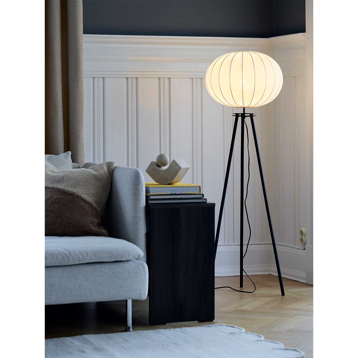 Stehlampe wohnzimmer stehleuchte drei tripod weiss schwarz hilma soulbirdee onlineshop