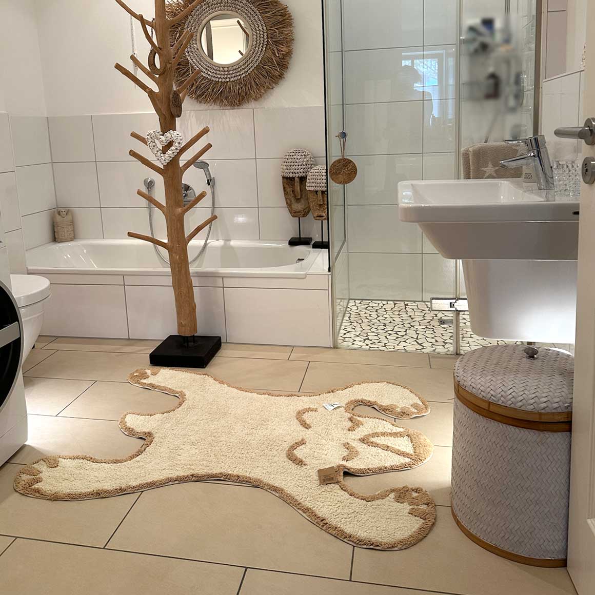 Teppich Badteppich beige Bär BadezimmerTeppich | waschbarer Teppich Badteppich ausgefallen Tier Eisbär | Liv Interior | Teppich kaufen | Soulbirdee Onlineshop