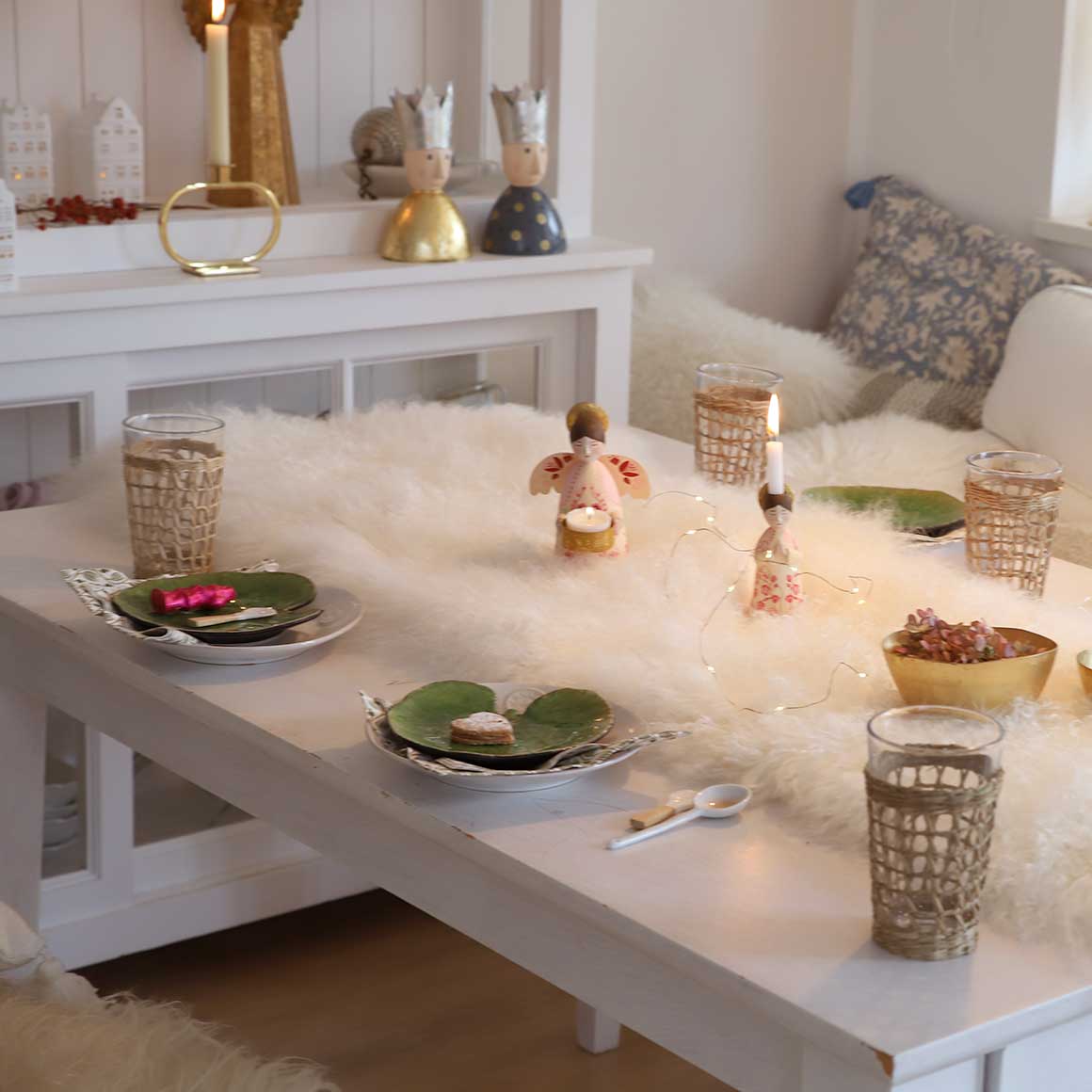 Tischdeko weihnachten weihnachtsdeko kerzenständer Engel kerzenhalter Weihnachtsengel teelicht gold rosa boho scandi skandinavisch hygge bungalow soulbirdee onlineshop