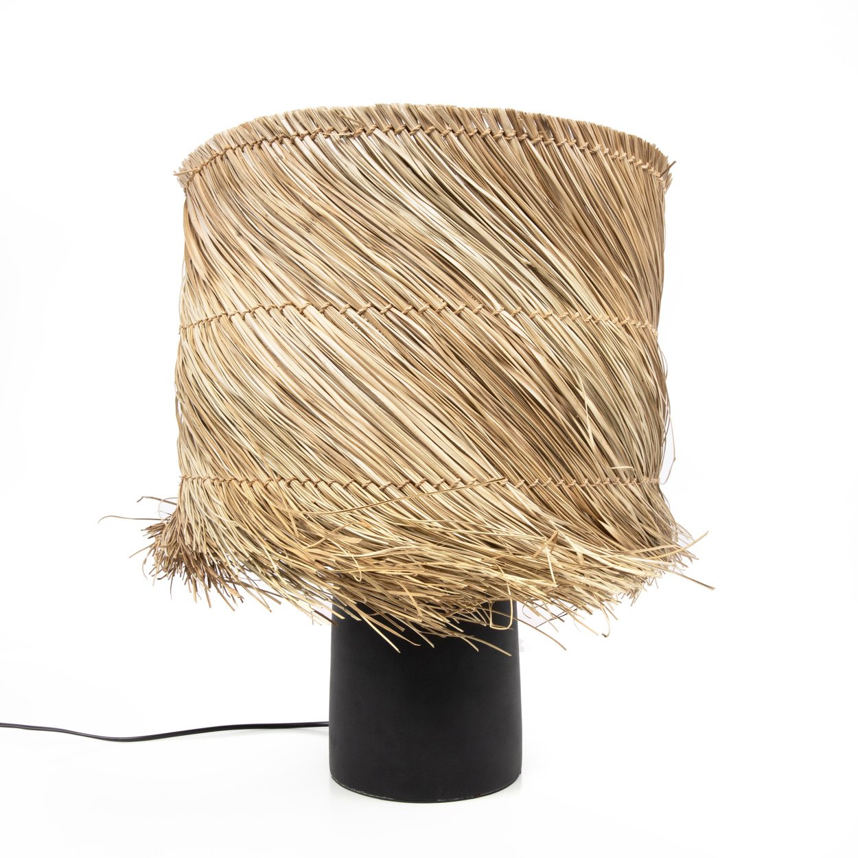 Tischleuchte Tischlampe im Beachhouse Style ♥ Moderne Tischlampe ♥ Lampe für das Schlafzimmer ♥ Wohnzimmerlampe ♥ Bazar Bizar | Tischlampe kaufen | Soulbirdee Shop Tischlampe im Beachhouse Style Lampe für das Schlafzimmer oder als Wohnzimmerlampe Marke Bazar Bizar. Tischlampe aus Gras & Terracotta Lampe kaufen Soulbirdee Shop