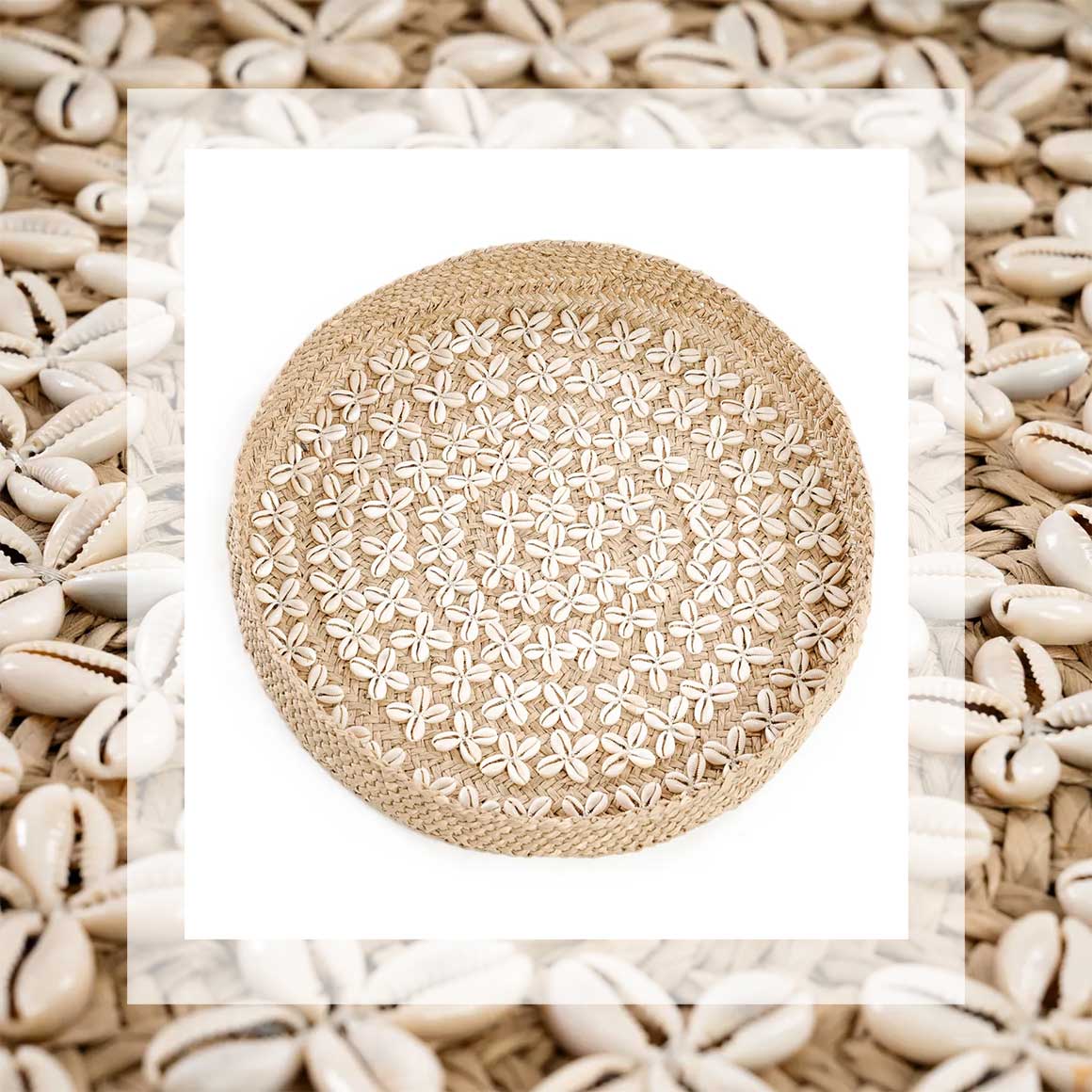 Wandkunst Wanddeko rund geflochten Raffia Bast mit Muscheln Rund Edle Deko im Ibiza Style mit Muscheln Für Dein Interior Design zuhause Marke: Bazar Bizar im Soulbirdee Onlineshop