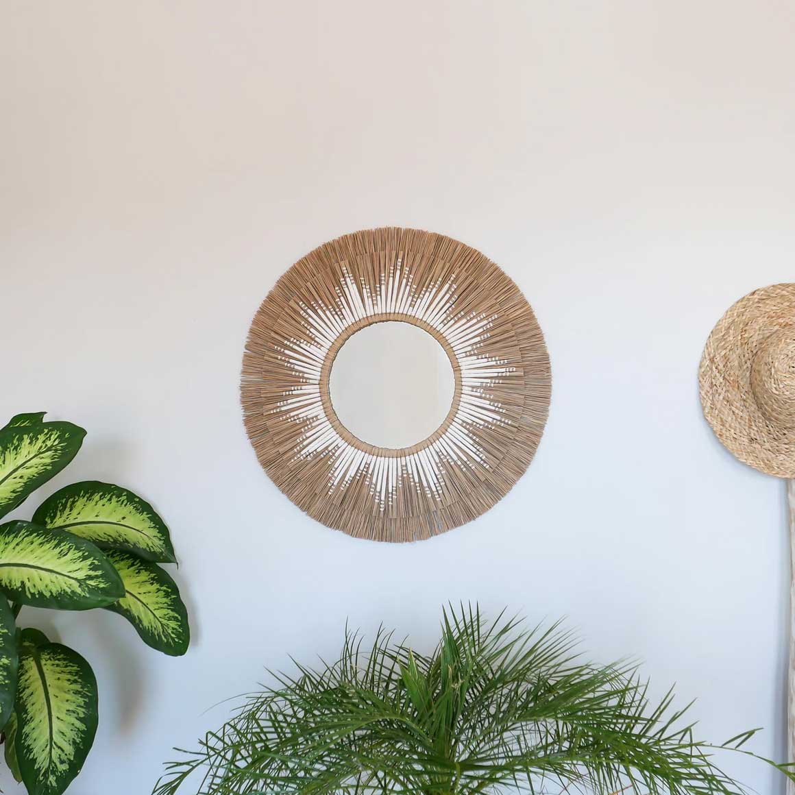 Wandspiegel Flurspiegel gross Soleil Mallorca Style Spiegel als Wandspiegel und Boho Wanddeko Spiegel kaufen Boho Deko in Natur & Weiß Soulbirdee Onlineshop