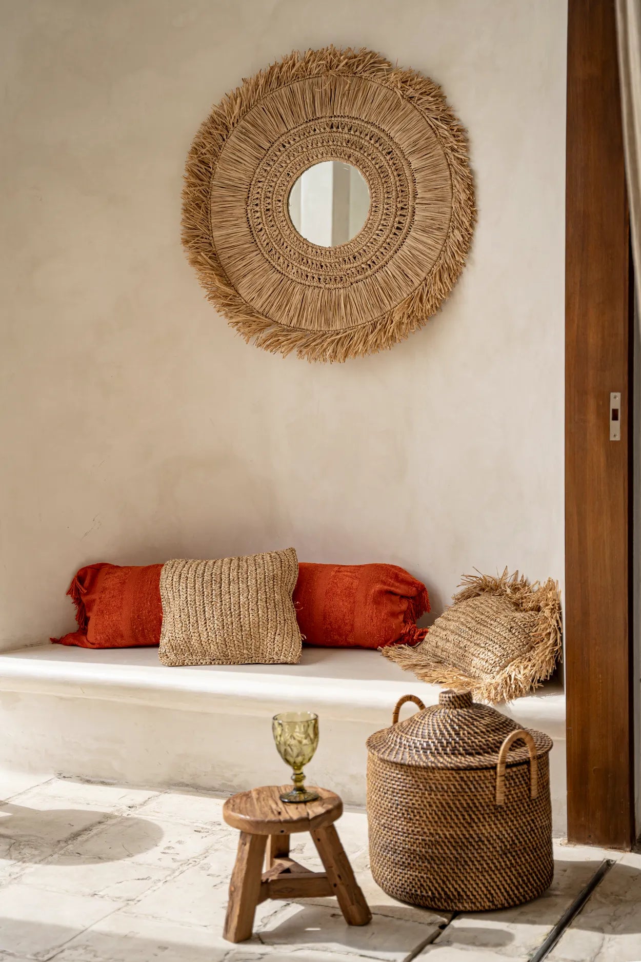 Wandspiegel rund außergewöhnlicher Spiegel Wohnzimmer Spiegel Boho Spiegel Geflecht geflochten Muster Bast Raffia Gras Boho Wandspiegel Coastal Style Mediterrane Wanddeko Bazar Bizar kaufen Soulbirdee Onlineshop
