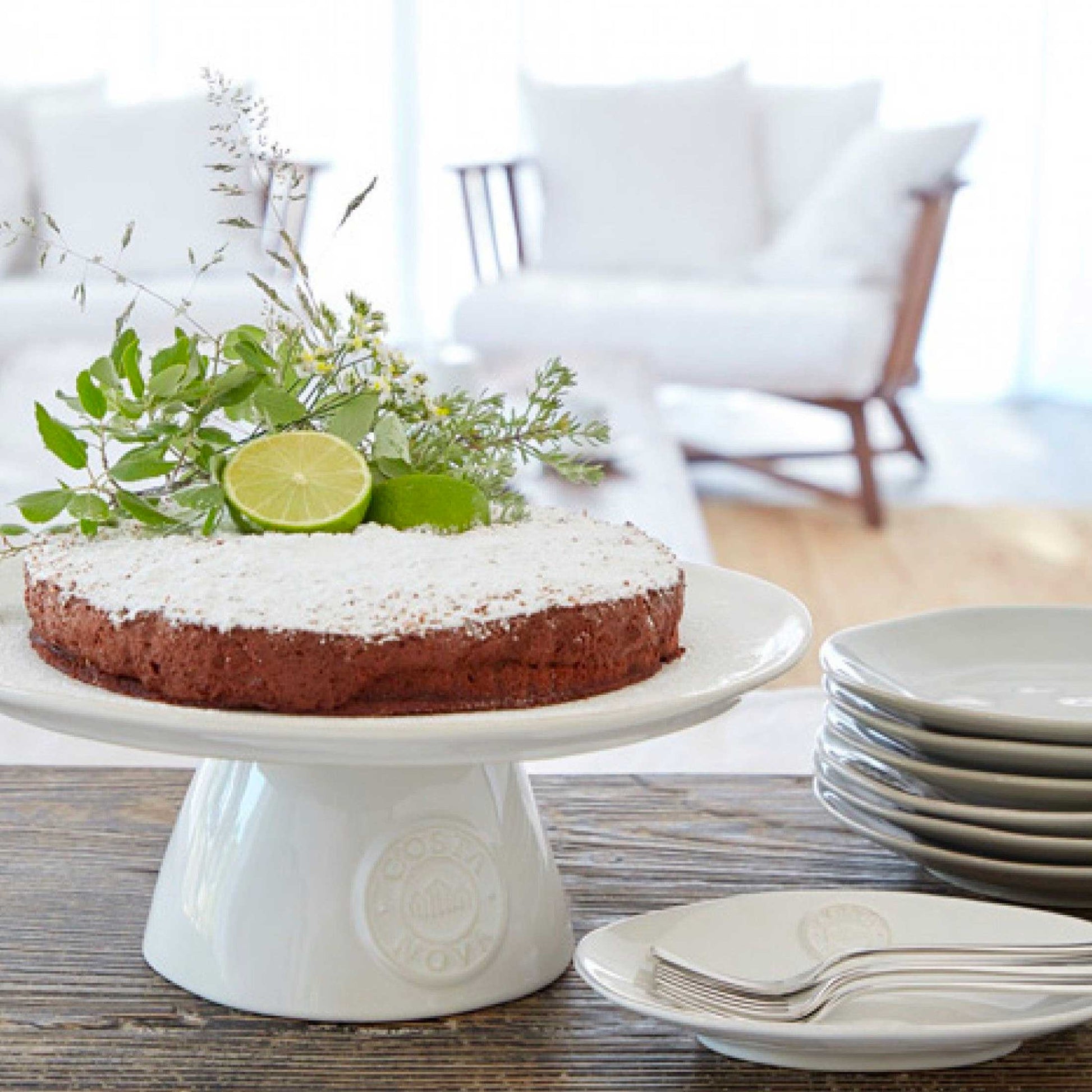 Soulbirdee Onlineshop Ostern Osterdeko Dekoration modern Ideen Skandinavisch Weiße Kuchenplatte Fuß Logo Branding Tortenständer Steinzeug Portugal
