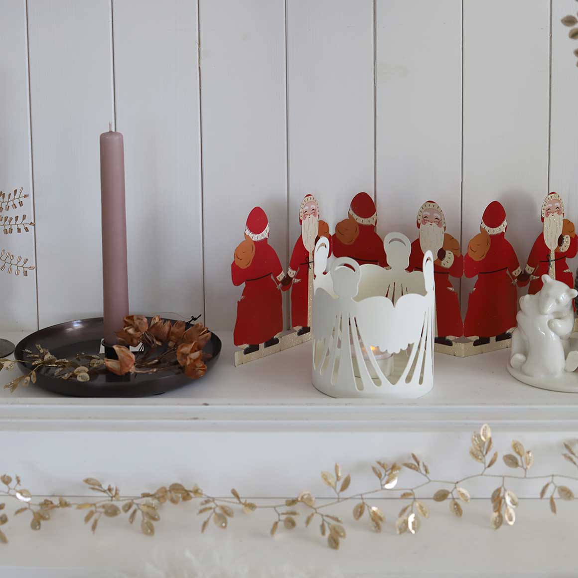 Nikolaus Deko Gold Girlande Bungalow Weihnachtsdeko soulbirdee onlineshop weihnachtsshop lichthaus Adventsdeko Weihnachten Deko Pferd Engel Windlicht Kerzenhalter Rosette Ornament Weihnachtsengel