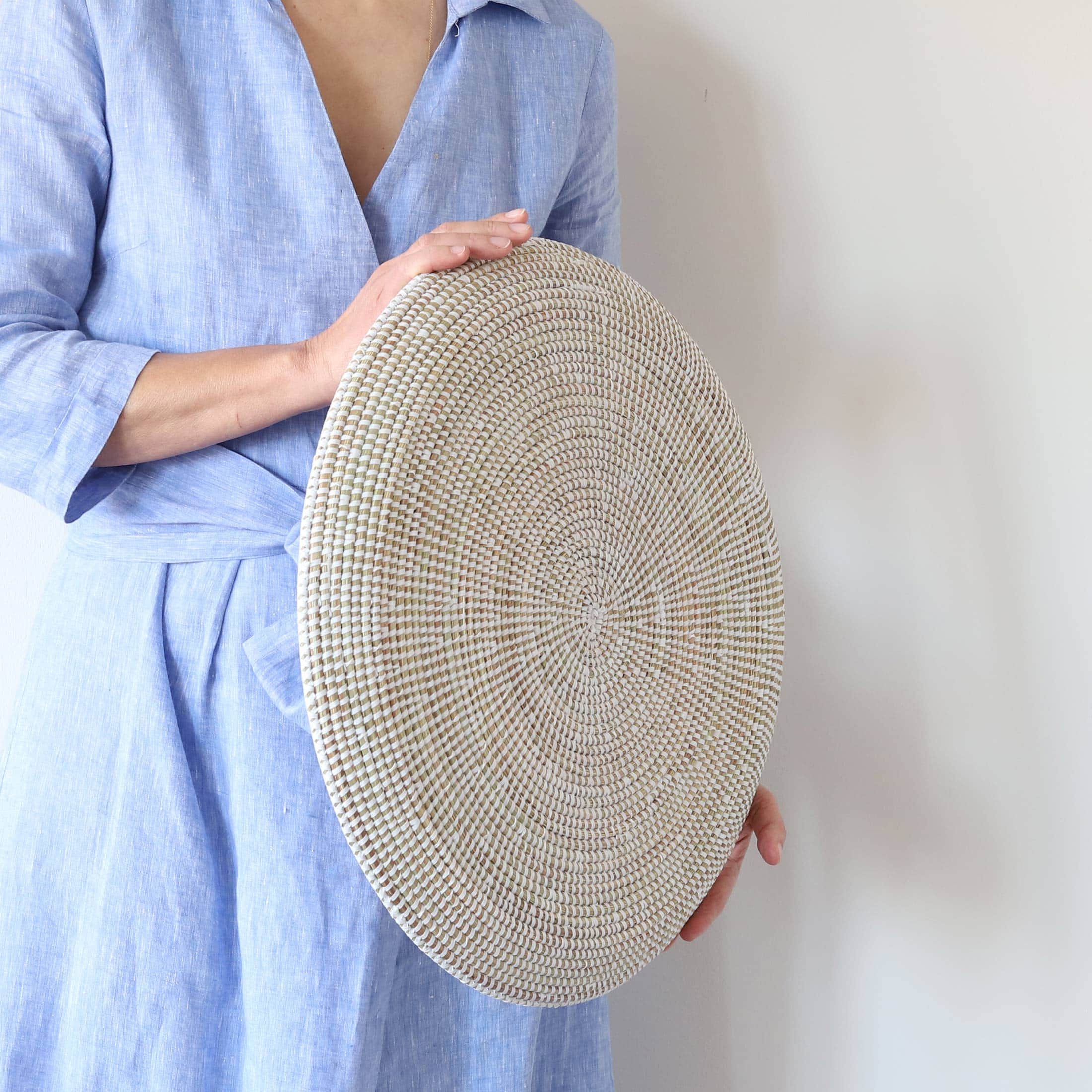 Wanddeko OCEANA ♥ Weiße Wanddeko aus Seegras Flache Schale und Wandteller als Deko Onlineshop Soulbirdee Interior & Deko kaufen Ostern Osterdeko Dekoration modern Ideen Skandinavisch Flache Schale Weiss Wanddekoration Seegras Flache Schale Wandteller Dekoration