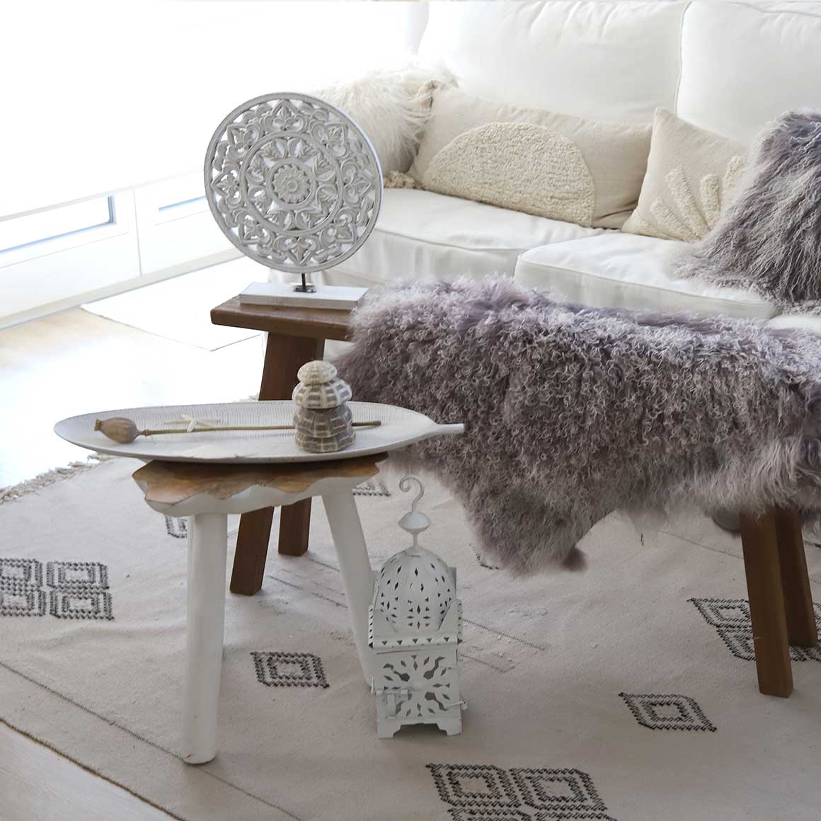 Wohnaccessoires Wohnzimmer Deko weiss Schale in Blattform lange weiße Holzschale in der Form eines Blatt Weiße Deko Wohnzimmer Deko kaufen Sideboard Dekoration Wohnaccessoires im Soulbirdee Onlineshop