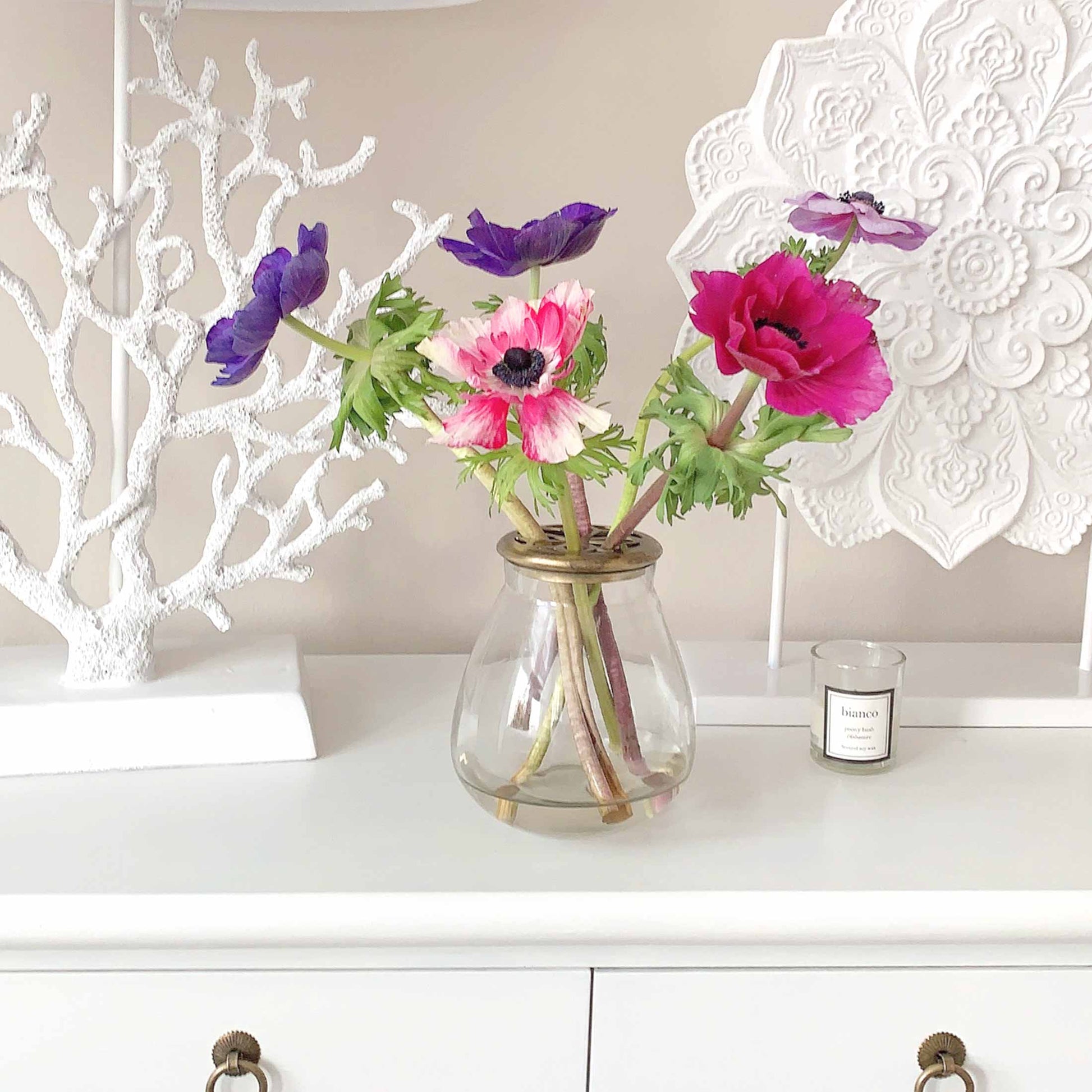 Vase mit Goldenem Rand aus Metall ♥ Romantische Dekoration im Landhaus Stil ✓Für einzelne Blumen & Gesteck ✓Top-Qualität ✓online kaufen