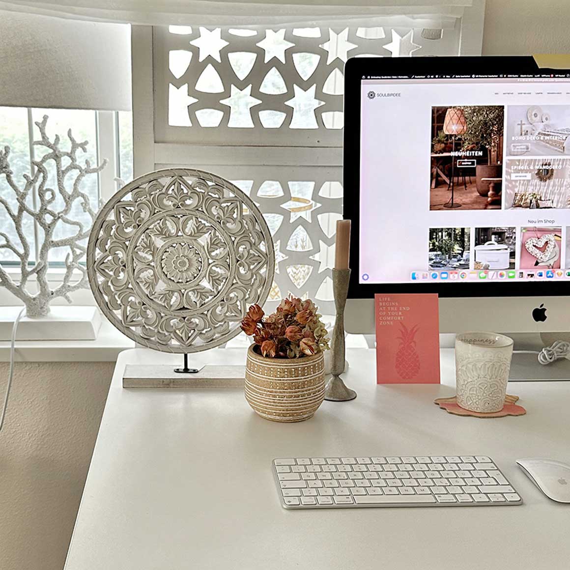 Mandala Weiss Boho Deko aufsteller rund Ornament Statue für die Deko auf dem Sideboard und im Home Office Boho Style Soulbirdee Onlineshop