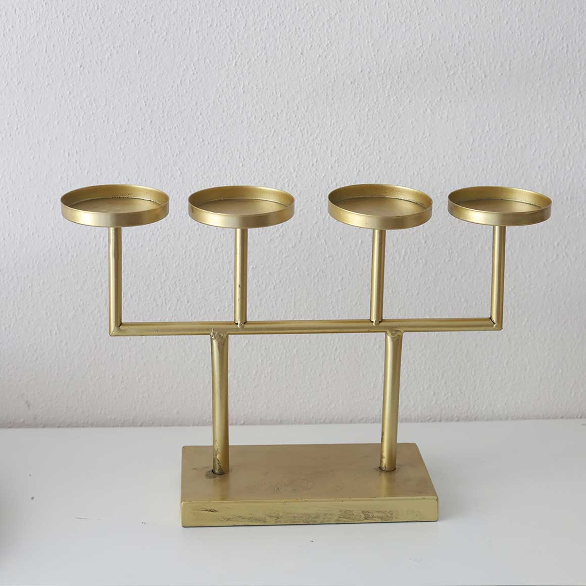 Goldenes Kerzentablett New York Gold Xmas Deko Adventskranz 4 Kerzen Glamour Moderne Weihnachtsdeko kaufen Soulbirdee Onlineshop