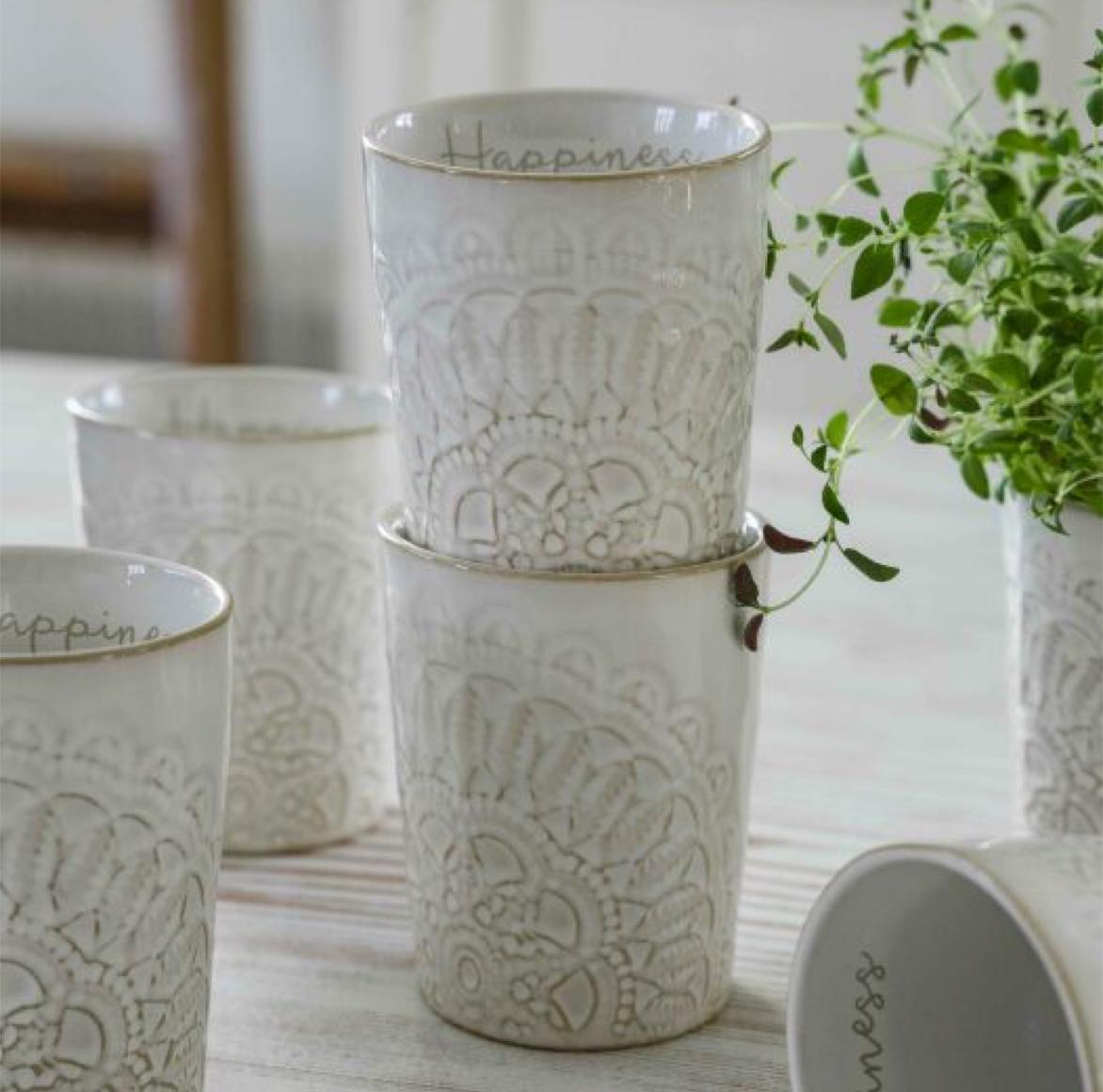 Geschenkidee: Majas Cottage Becher HAPPINESS mit dem Mandala für alle die Yoga lieben