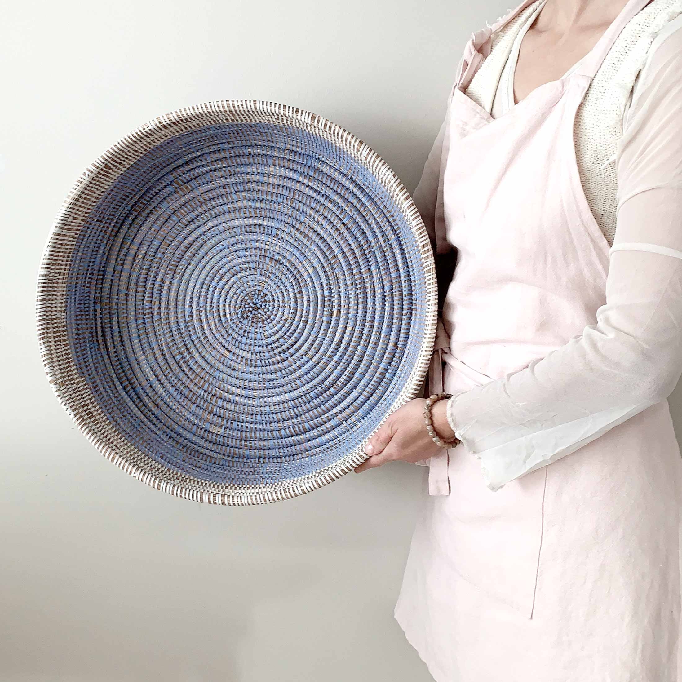 Osterkorb geflochten blau weiss Deko Ostern Handgemacht Weiss Farbe Osterdeko 2023 Osterkorb online kaufen Soulbirdee Onlineshop