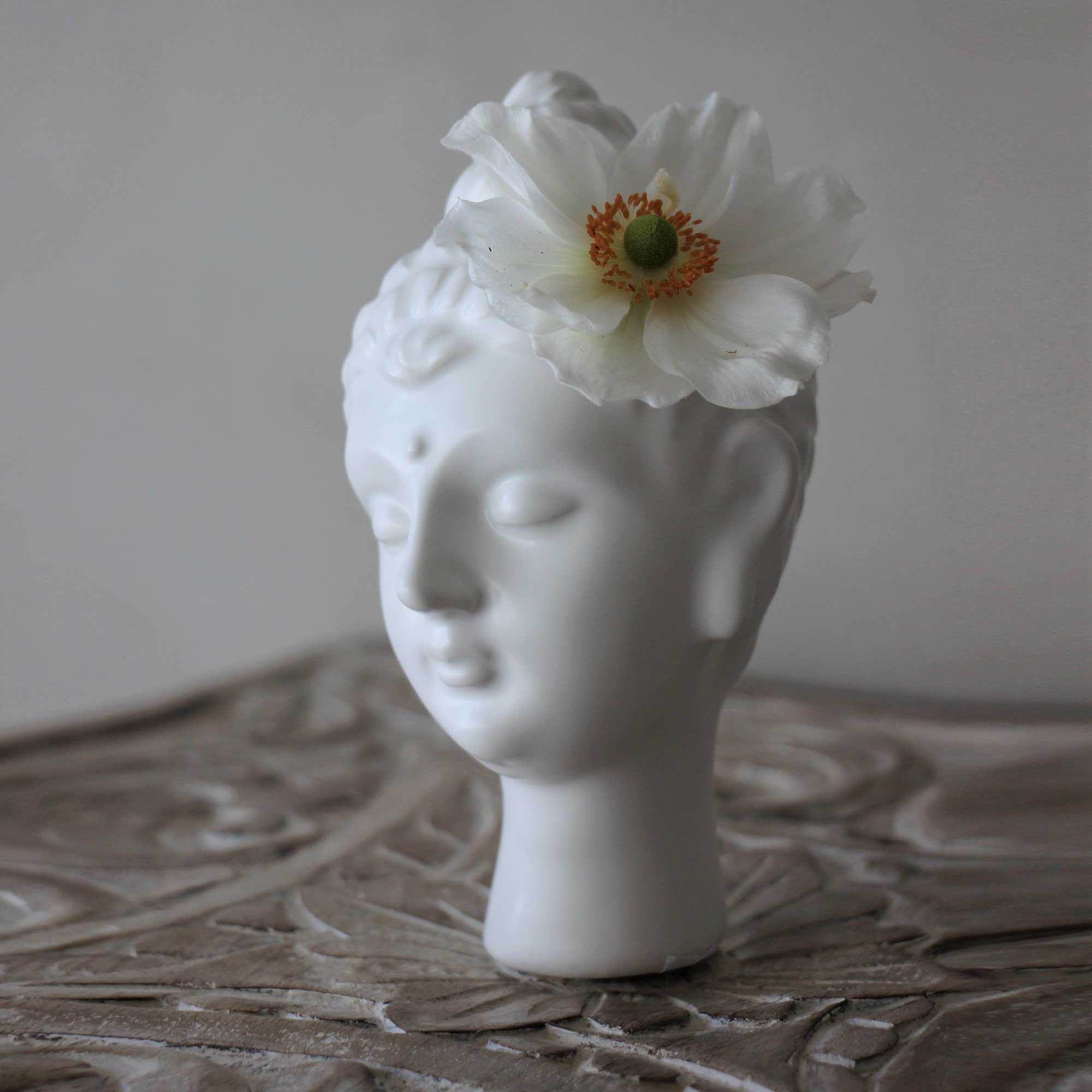 Buddha Vase aus weißem Porzellan Yoginis Yoga Fans schönes Geschenk Porzellanvase Boho Deko Wohnzimmer Deko Soulbirdee Onlineshop