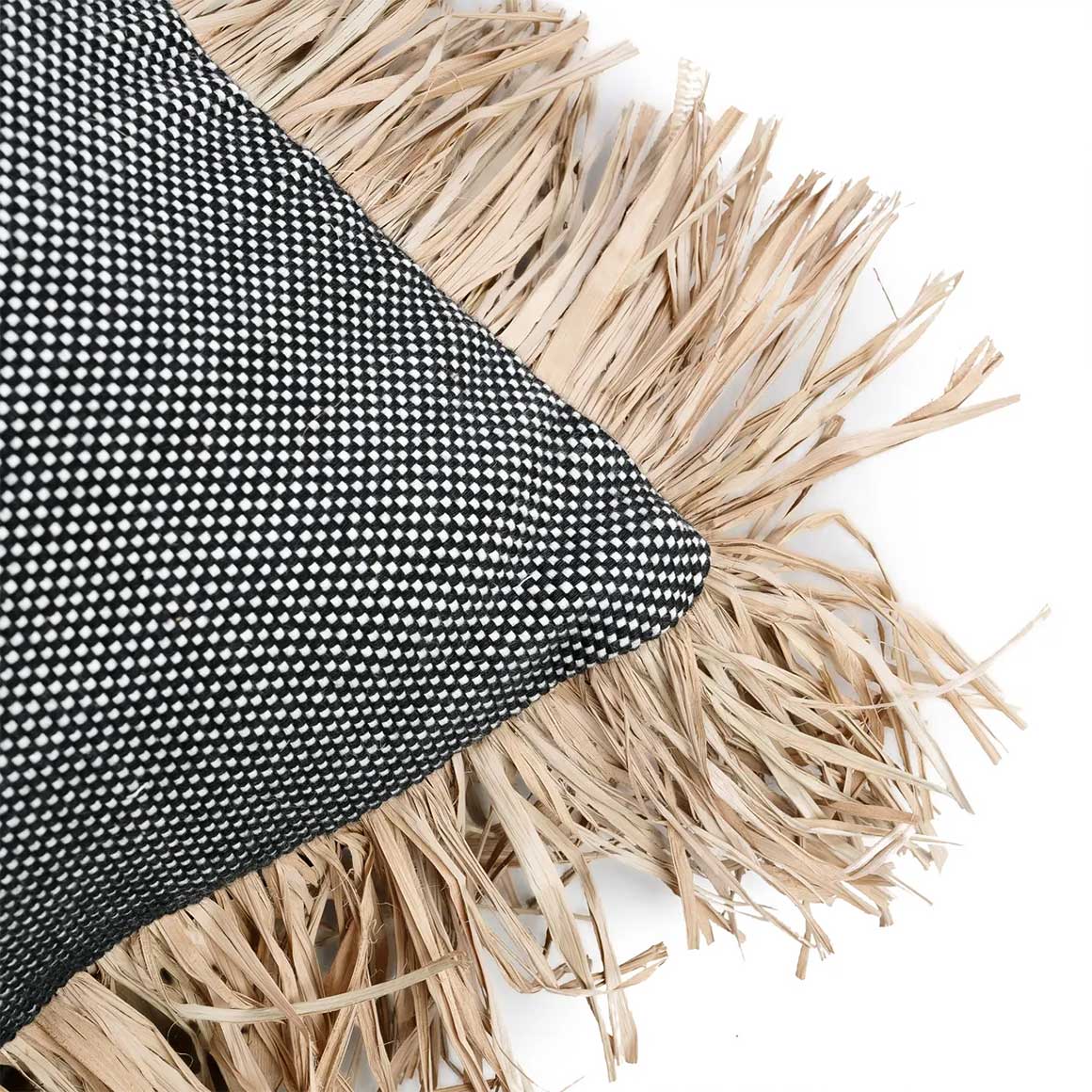 Kissen Detail Fransen aus Raffia Bast