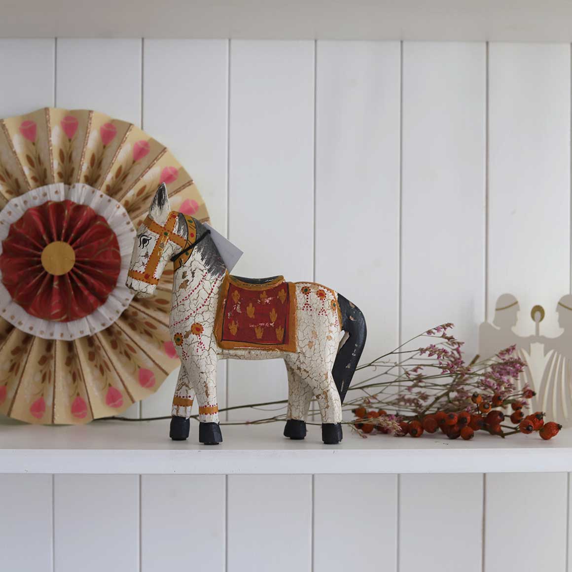Pferd Dekofigur Vintage Weihnachtsdeko soulbirdee onlineshop Adventsdeko Weihnachten Deko Pferd Engel Windlicht Kerzenhalter Rosette Ornament Weihnachtsengel