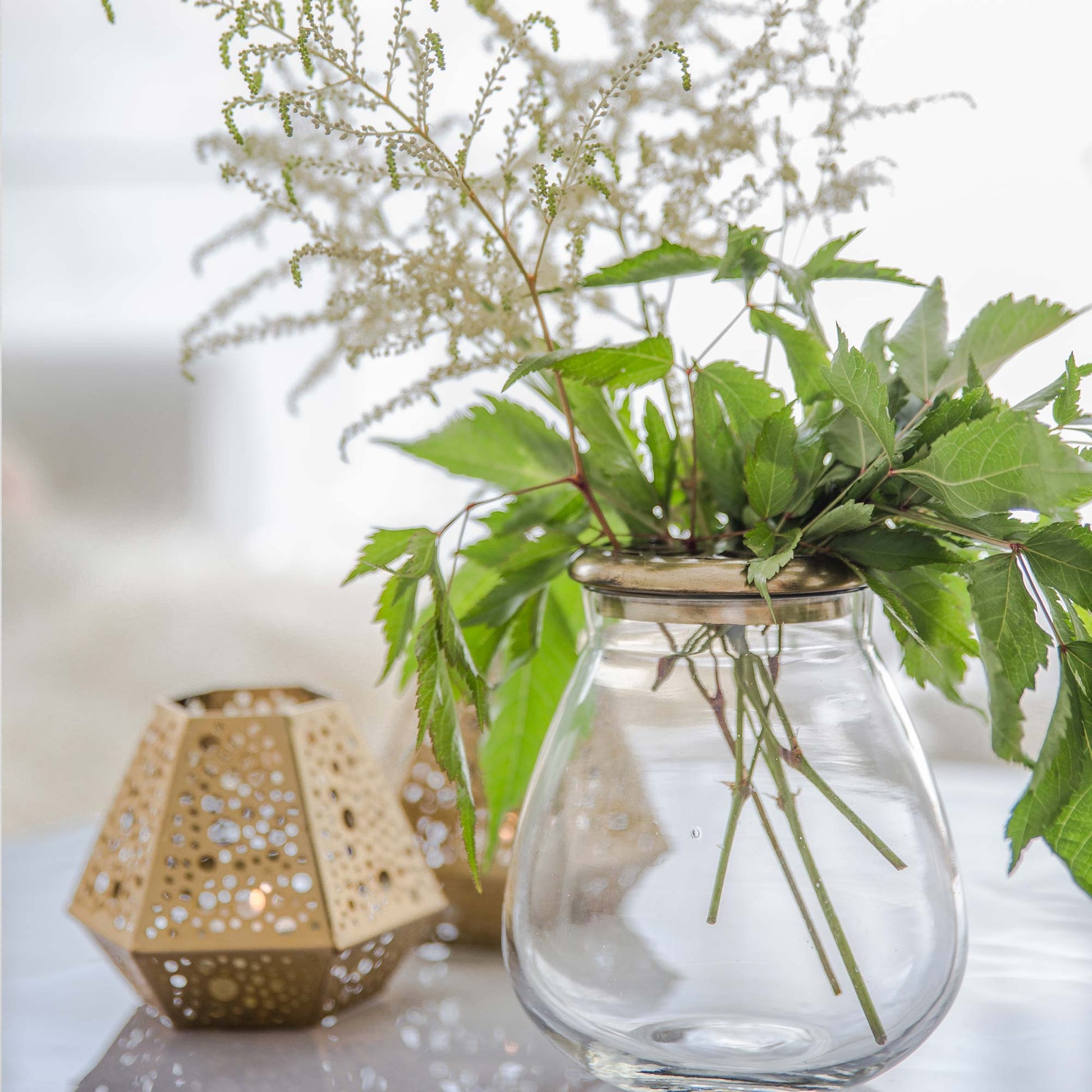 Vase mit Goldenem Rand aus Metall ♥ Romantische Dekoration im Landhaus Stil ✓Für einzelne Blumen & Gesteck ✓Top-Qualität ✓online kaufen ✓ netter Service