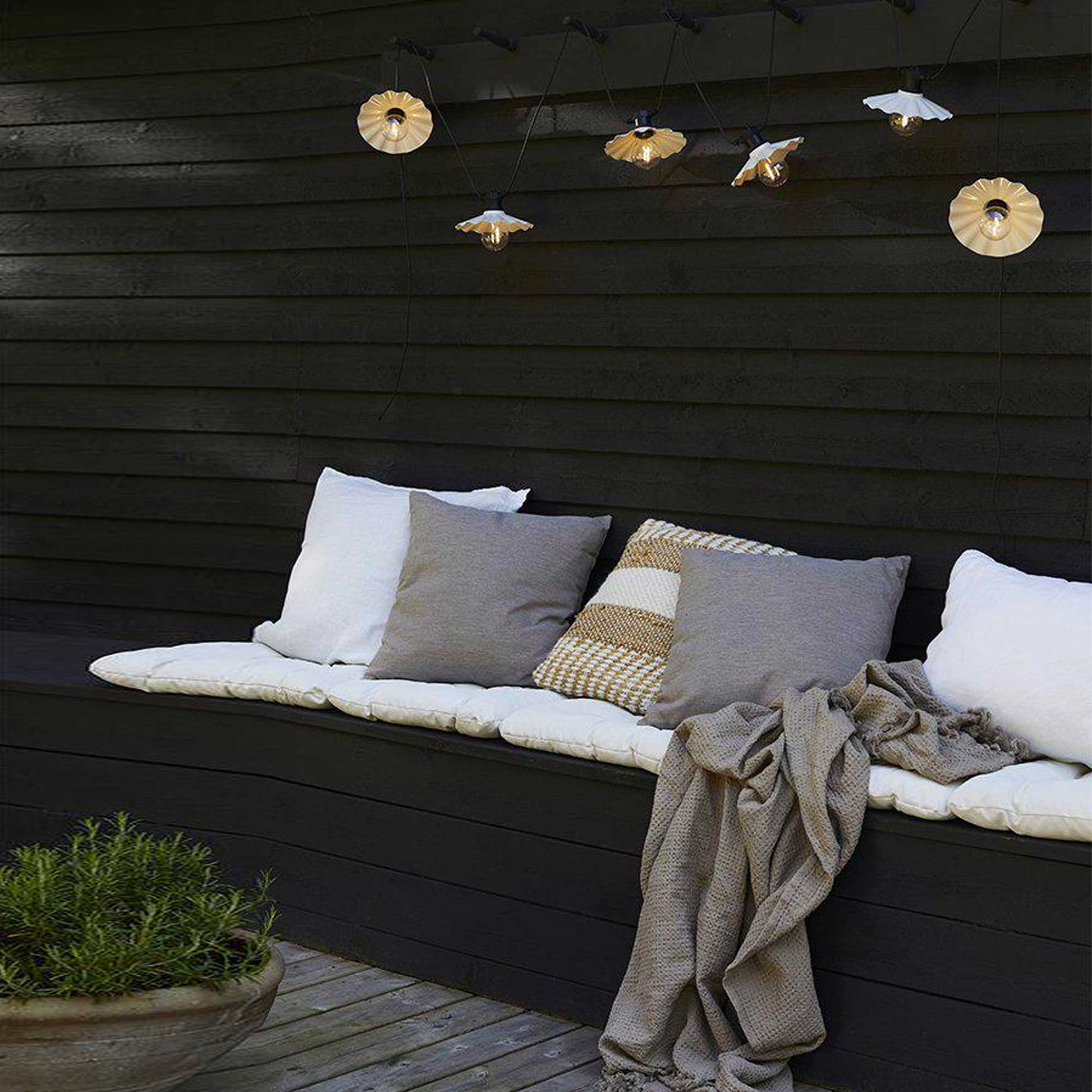 Outdoor PartyLichterkette Daisy in der Farbe Beige / Sand