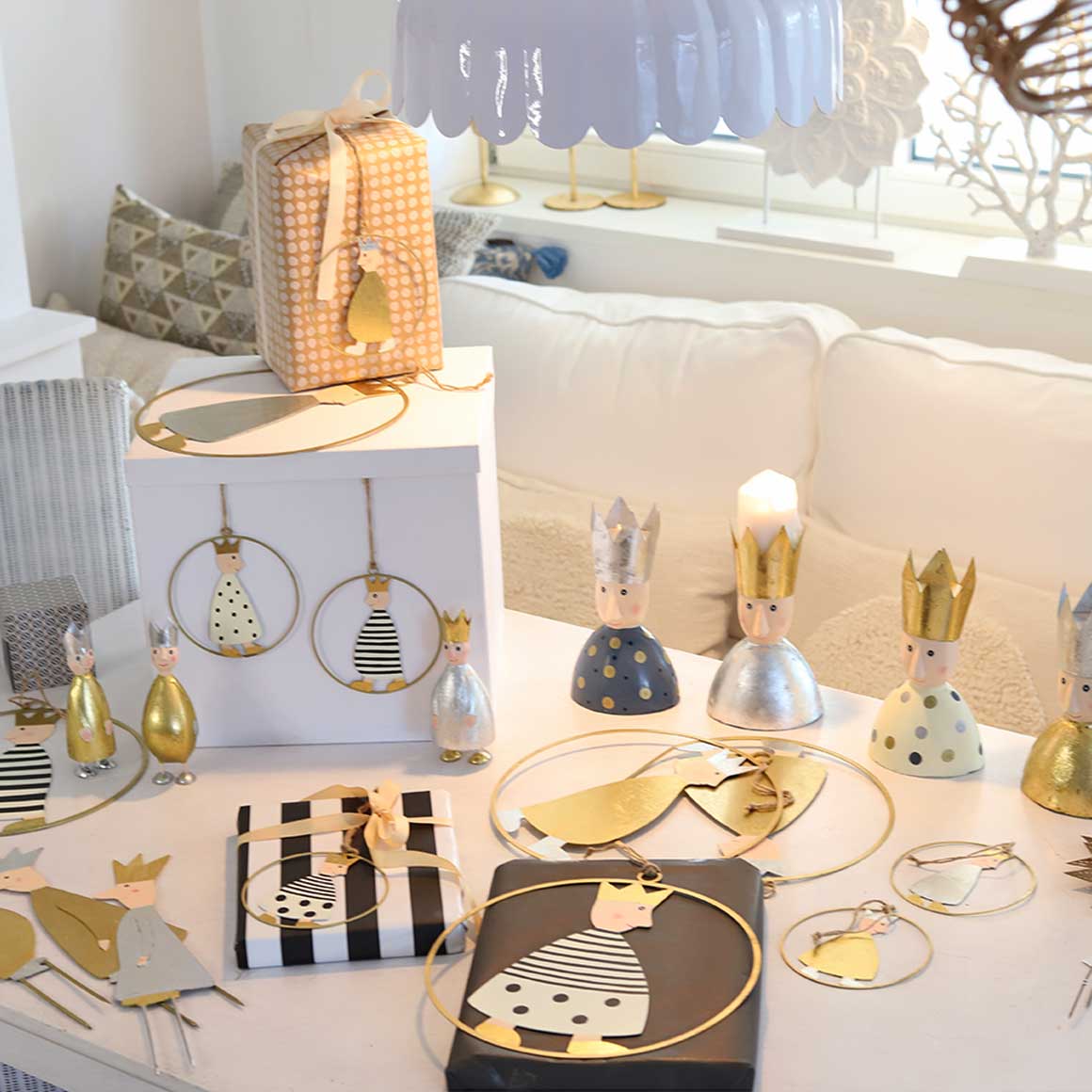 Geschenk Anhänger Deko Weihnachten Geschenkanhänger Geschenk-Anhänger runder Dekoanhänger Dekoring Fensterring Fensterdeko Fensterhänger Dekofigur Könige Gold Silber Streifen PunktenSoulbirdee Shop
