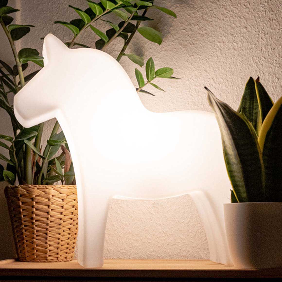 DALA Pferd Lampe | nordische Scandi Outdoor-Beleuchtung für Weihnachten | LED Warmweiß mit Kabel für drinnen und Outdoor | Moderne Weihnachtsbeleuchtung