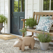 Modernes Deko Schwein in beige lackiert aus Holz namens Luigi in Taupe/Altrosa von Vosteen als Dekofigur im Landhaus Stil