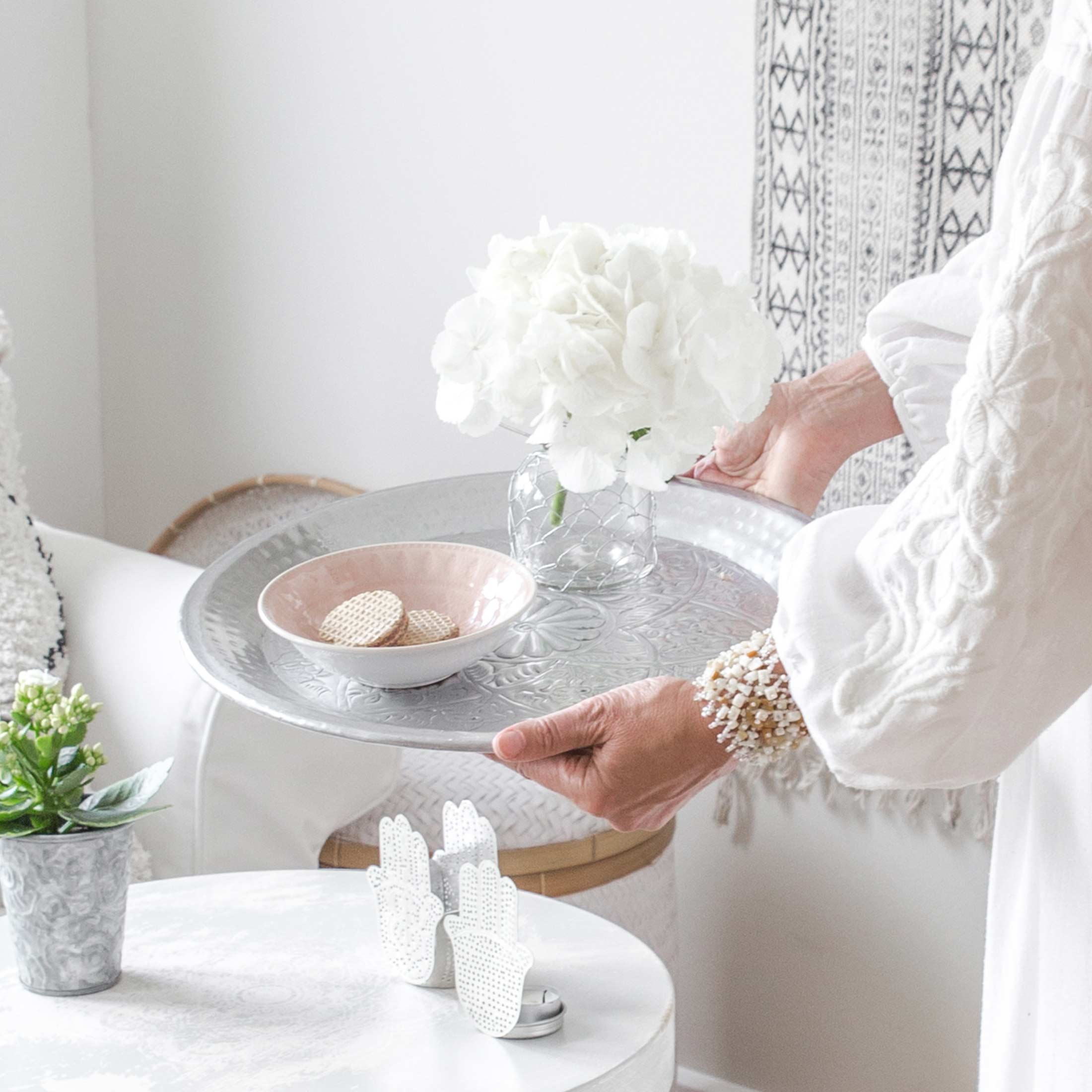 Serviertablett Marokkanisch rund Tablett Silber Metall Soulbirdee Onlineshop
