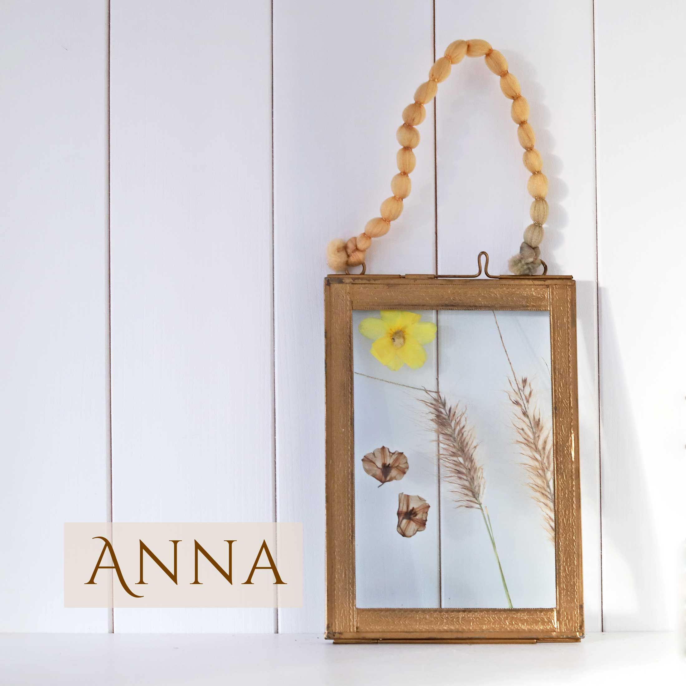 Hängender Bilderrahmen mit Goldrand im Shabby Boho Chic