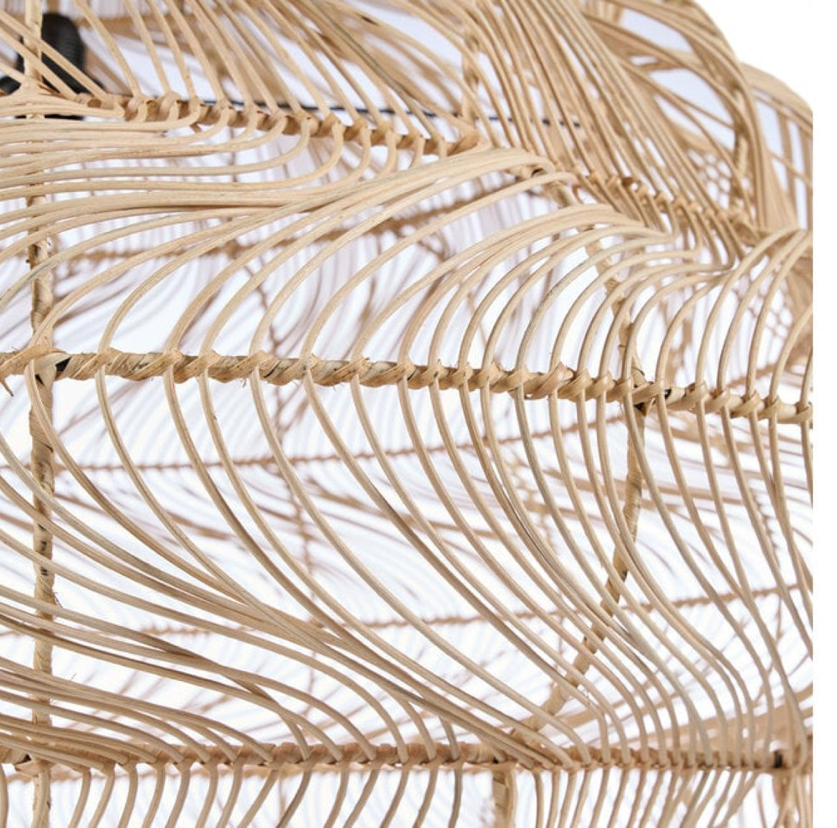 Rattan Lampe geflochten mit schönem Boho Muster gewellt im Bali Style