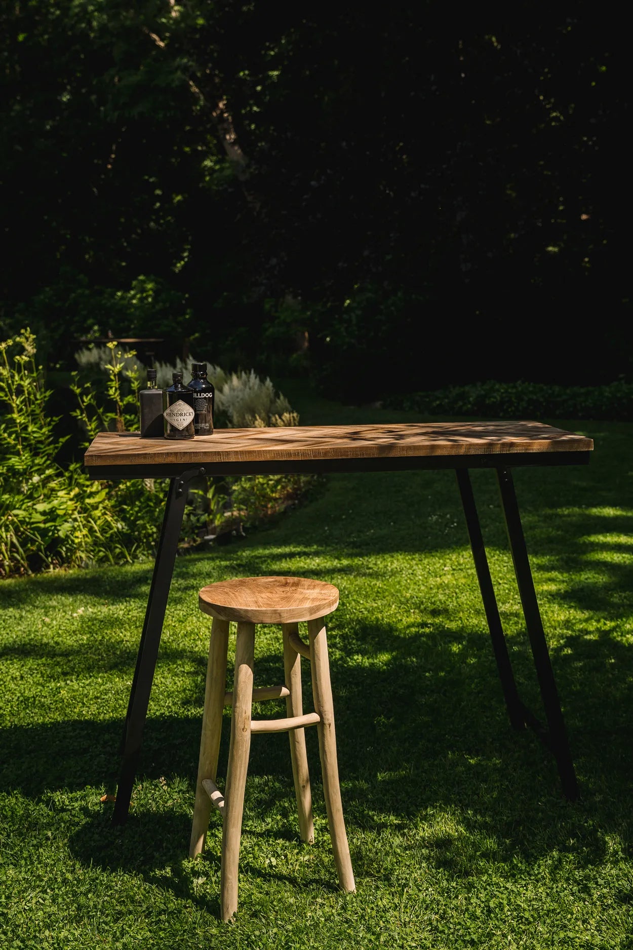 Barhocker Holzhocker für Outdoor Terrasse Garten Balkon handgemacht Bazar Bizar Kedut Soulbirdee Onlineshop Teakholz und Suar Holz