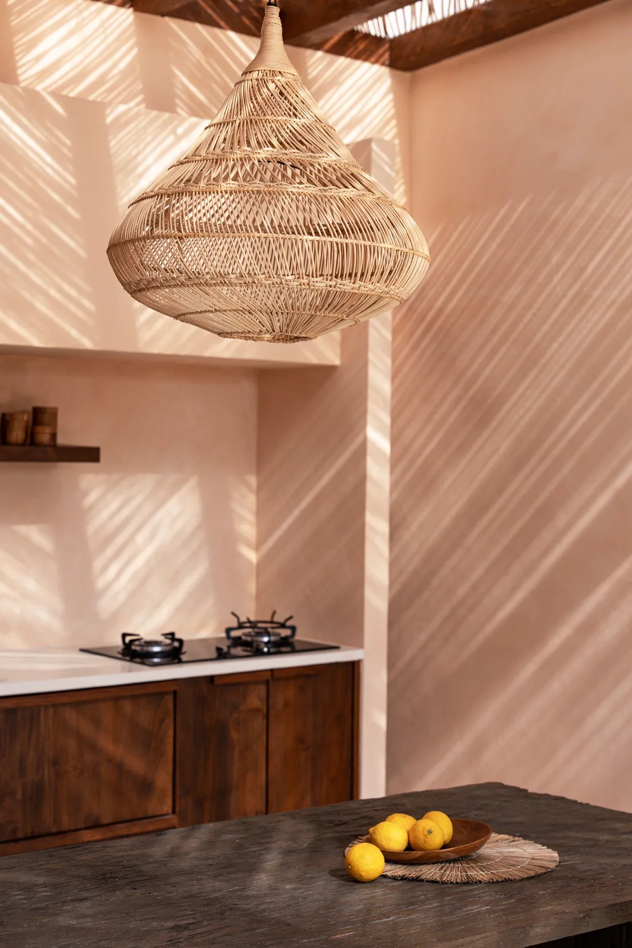Rattan Lampenschirm kaufen Bali geflochten Tropfen Drop Rattanlampe Rattan Lampe Muster Hängelampe bestellen Beleuchtung Soulbirdee Onlineshop