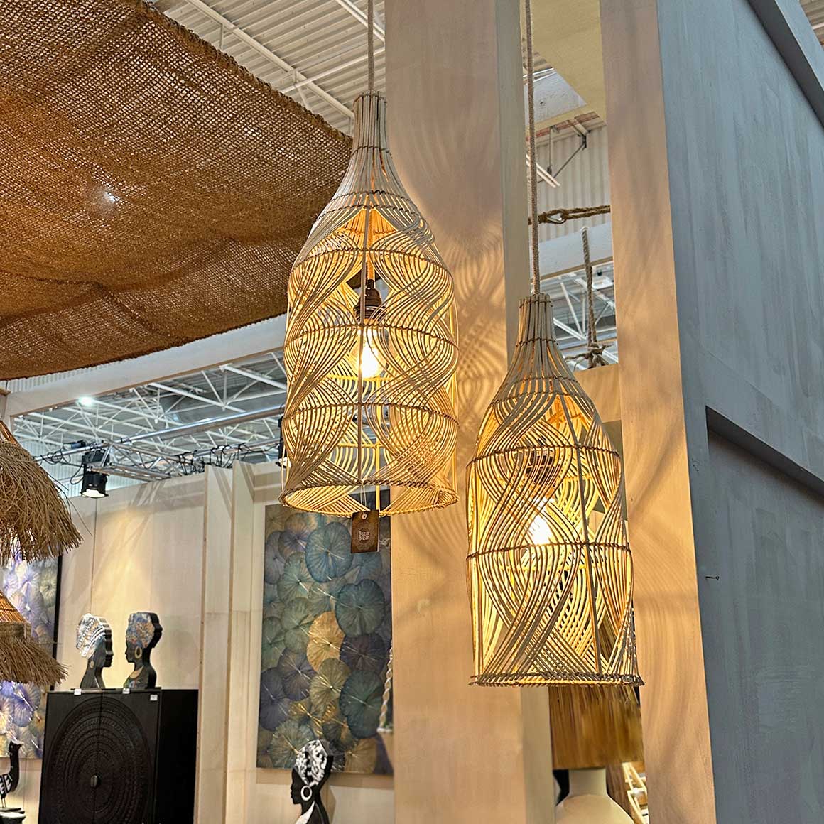 Boho Lampenschirm Garaffa in Größe L, Boho Deko, Rattan Lampenschirm, Hängelampe hängende Lampe, Bodenlampe, Boho Style Deko kaufen Bazar Bizar im Soulbirdee Lampenshop Rattandeko, Rattanlampenschirm JABR068N-M, Ibiza Strandhaus Deko von Bazar Bizar kaufen im Soulbirdee OnlineShop