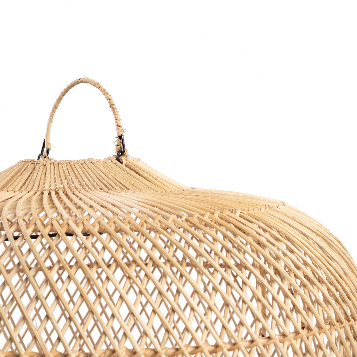 Detail Henkel Batu Bolong Lampenschirm BAYU048N-L Rattan 60 cm Boden Deko aus Bali Handgeflochten Rattanlampe Bazar Bizar Soulbirdee Onlineshop