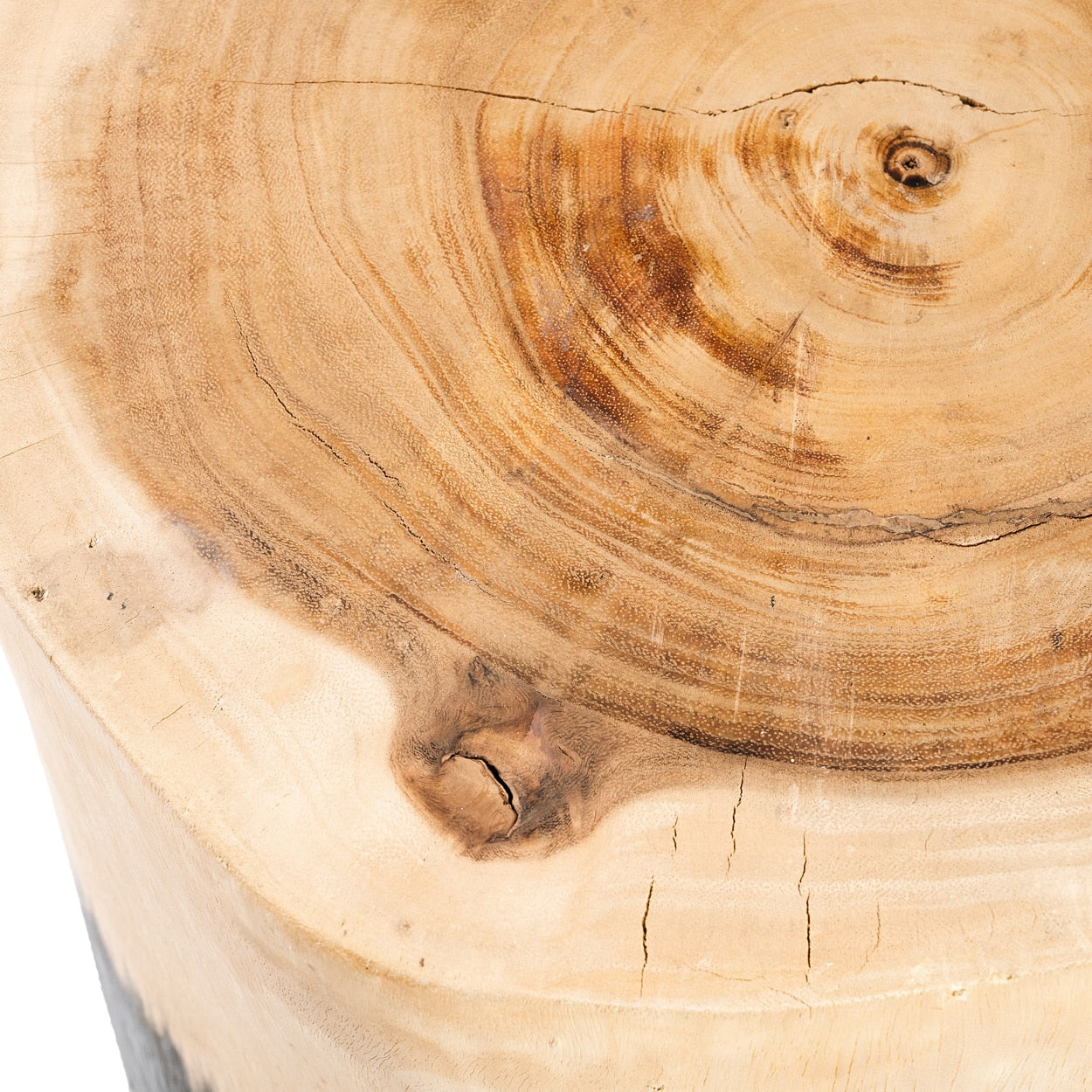 Risse Detail Tischplatte Sidetable Morocho Schwarz Holz Beistelltisch Coffeetable sofatisch Hocker Boho Möbel Bazar Bizar Soulbirdee Shop