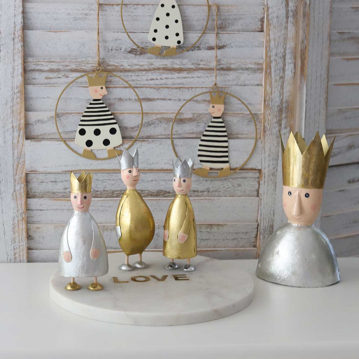 Dekofiguren Metall Blech Gold Silber Krone Kollektion Set Dekoanhänger Könige Gold Silber Streifen Punkten 3-er Set süße Deko für das Fenster Weihnachtsdeko Herbstdeko Soulbirdee Shop Landhaus