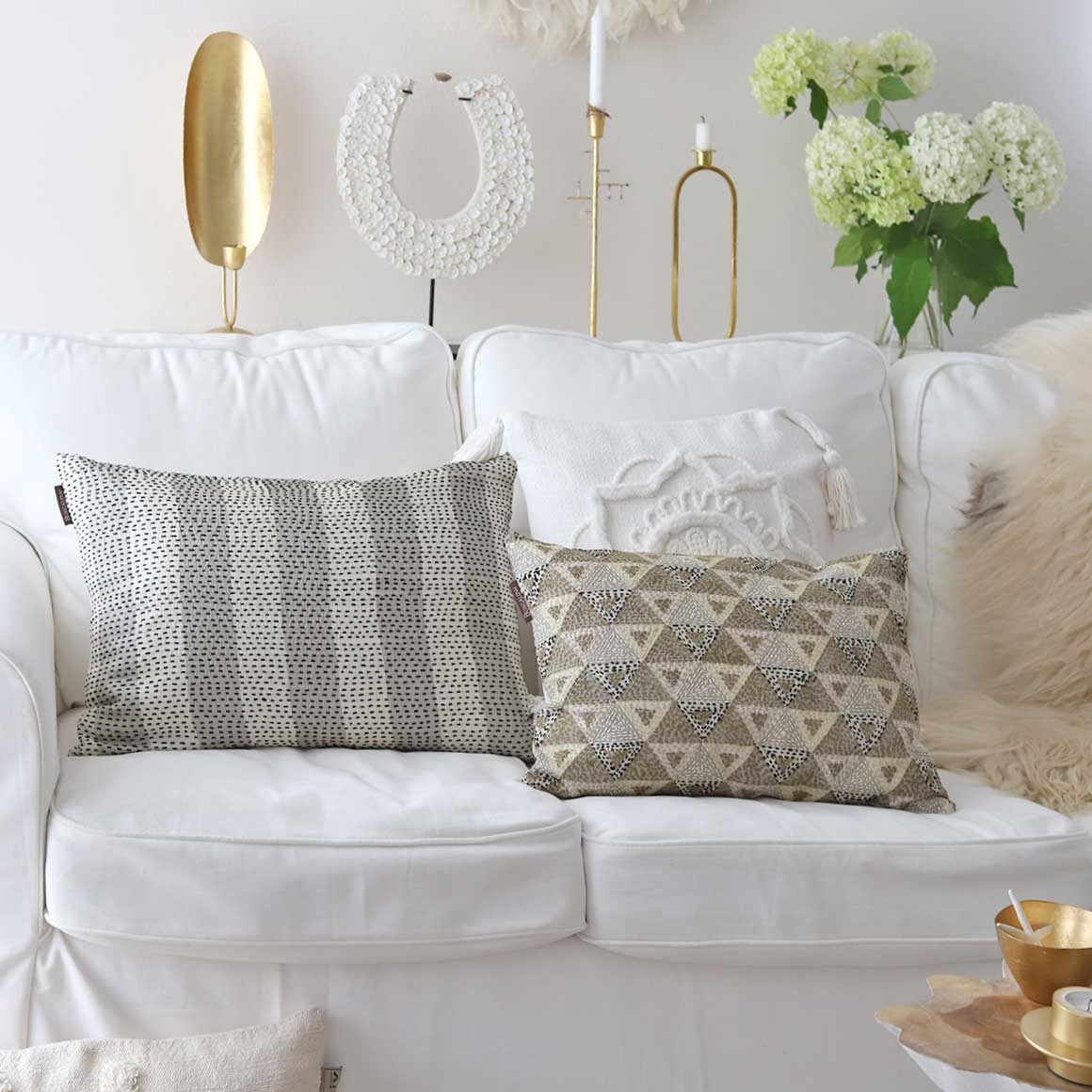 Seidenkissen kissen neutral tones Beige muster dreiecke streifen Handgemacht Kopenhagen Deko Vintage Deko Kissen Soulbirdee Onlineshop Bungalow DK scandi skandi