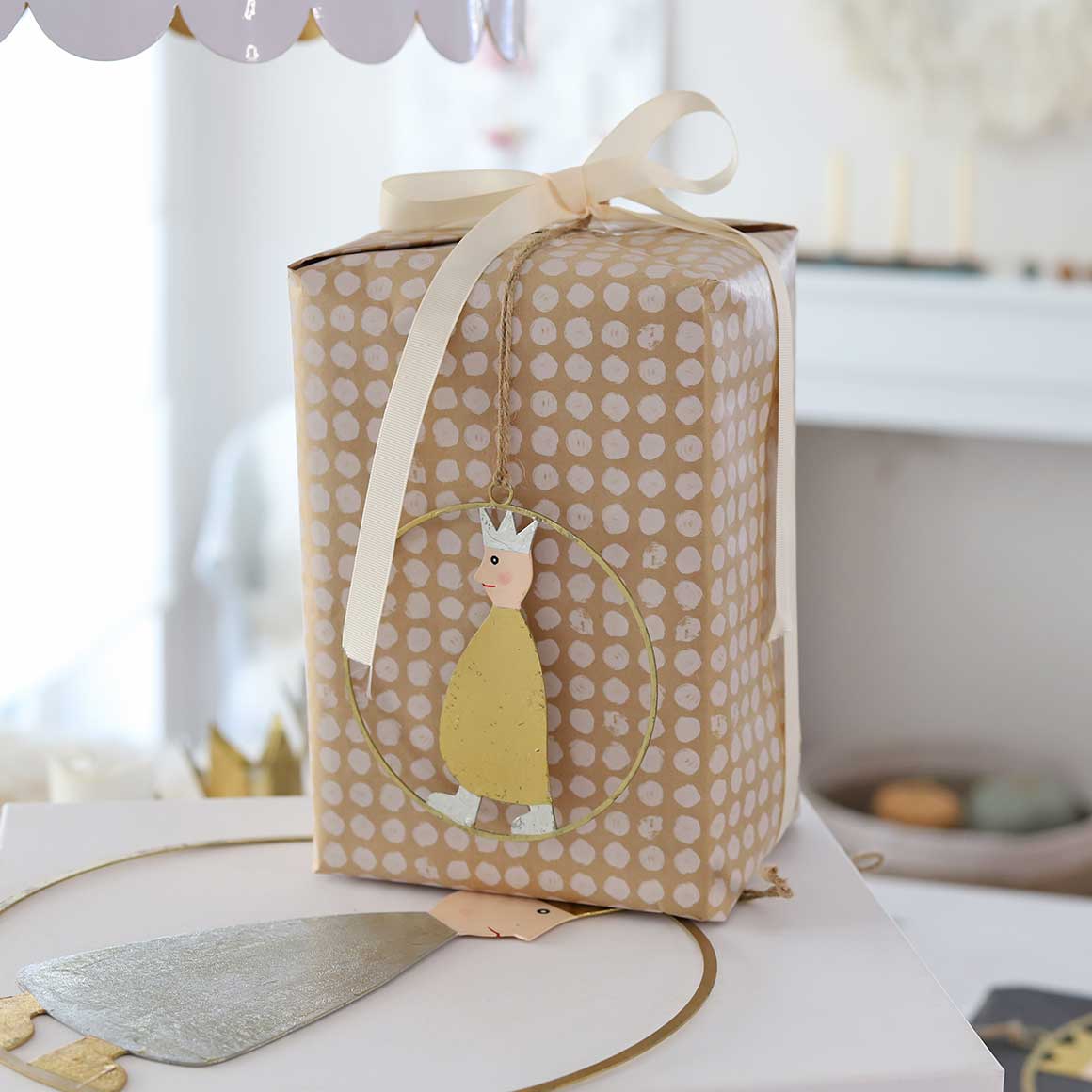 Geschenkanhänger Geschenk-Anhänger Anhänger Geschenk runder Dekoanhänger Dekoring Fensterring Fensterdeko Fensterhänger Dekofigur Könige Gold Silber Streifen Punkten Set Deko Soulbirdee Shop
