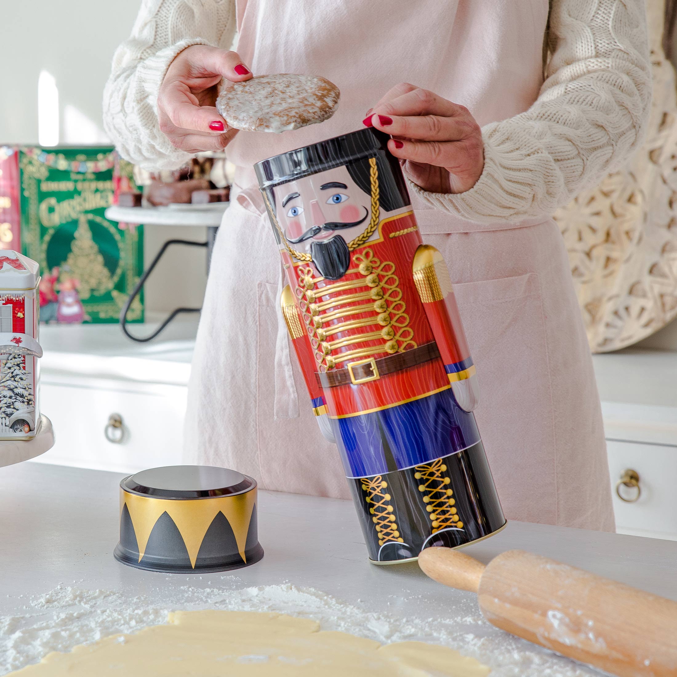 Keksdose Nussknacker Weihnachtsdeko Weihnachten Plätzchen keksdose weihnachten 2024 Plätzchendose Bunt Blechdose Soulbirdee Weihnachtsshop Nußknacker Geschenkidee selbstgemachte Kekse