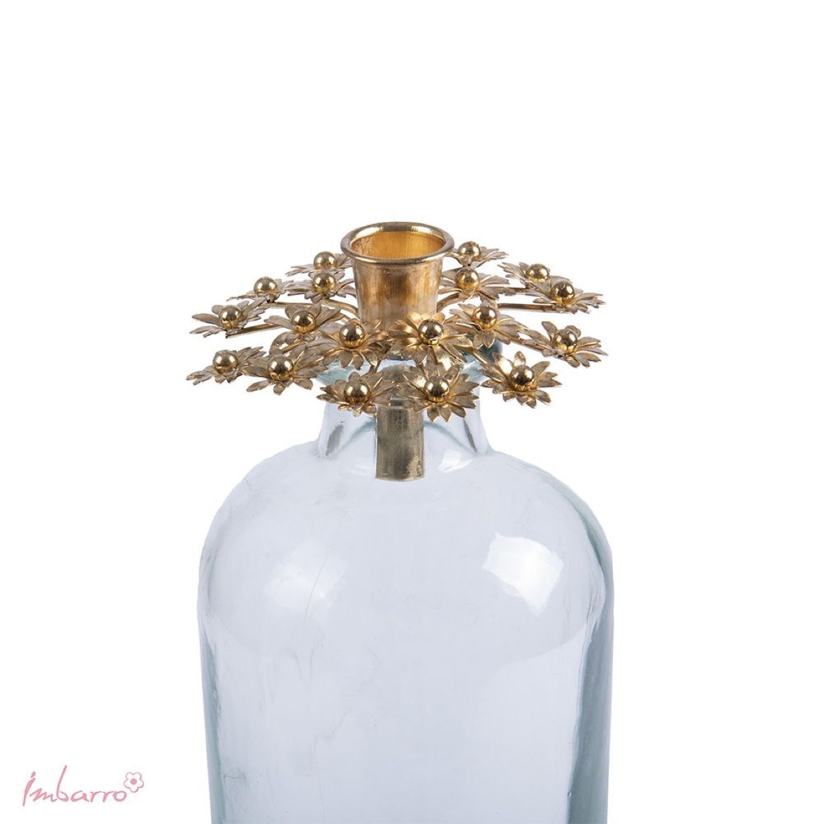 Flaschen-Kerzenhalter Bottle aus mattgoldem Messing mit filigranen Blüten-Verzierungen im Vintage-Stil.