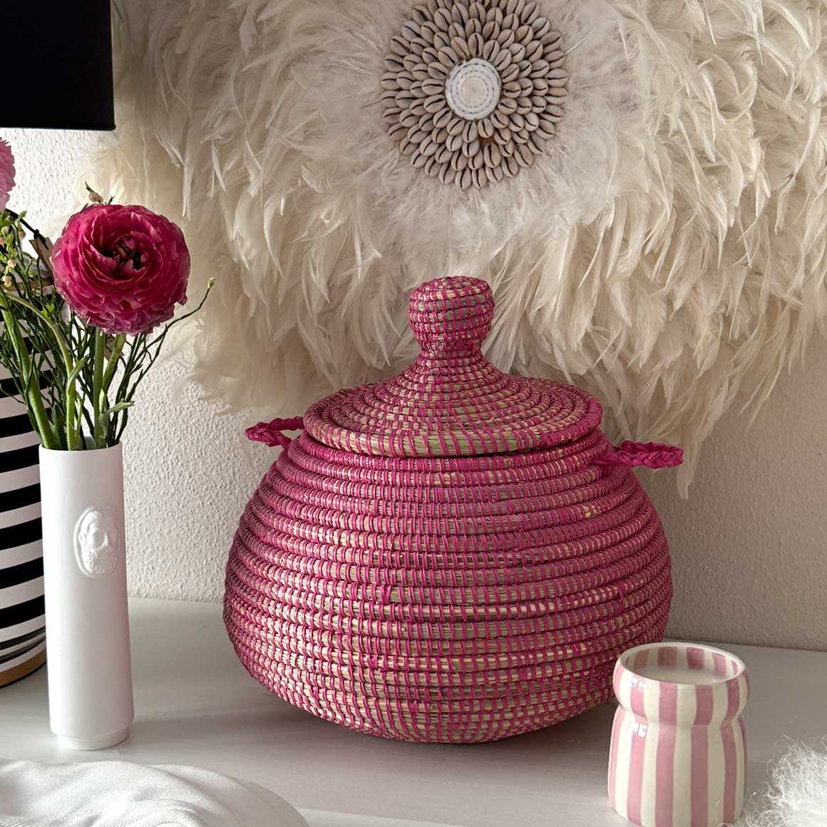 korb aufbewahrungskorb deko wohnzimmer Henkel deckel wohnzimmer dekokorb Lovely soulbirdee onlineshop pink rosa geflochten afrika
