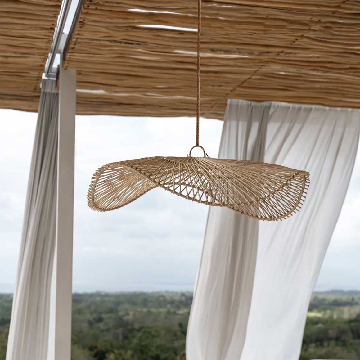 Hängelampe aus Rattan Boho Style Rattanlampe Marke Bazar Bizar Deckenlampe Naturmaterial Lampenschirm Rattanlampe Soulbirdee Lampenshop