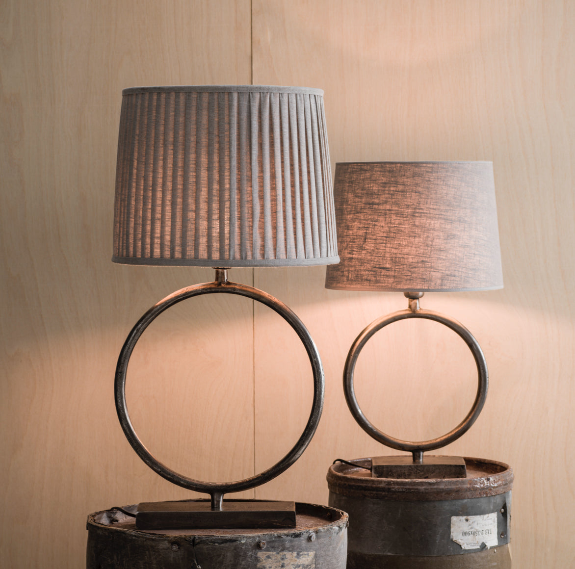 landhaus lampen lampenfuss metall ring silber  lampenschirm